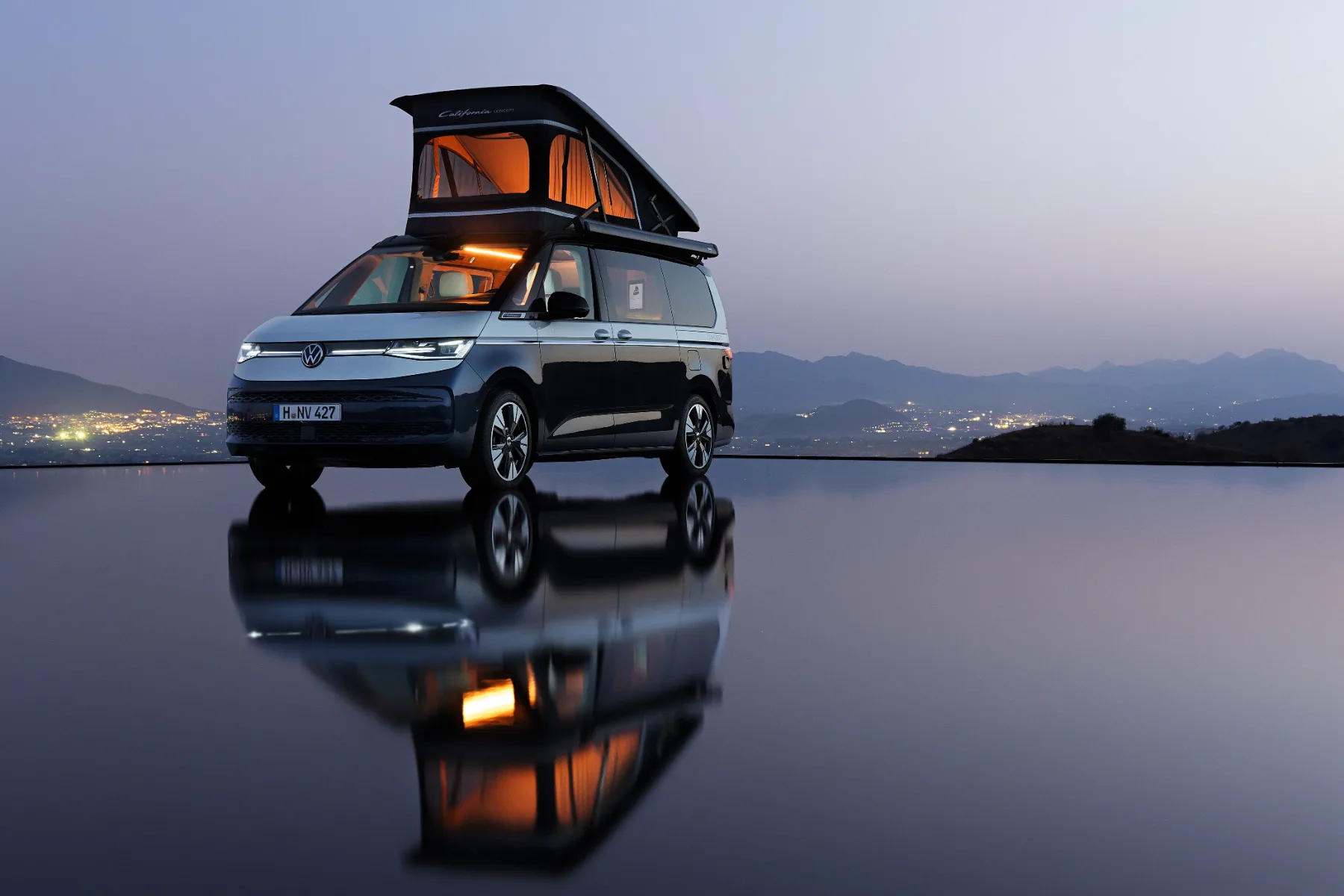 Kolumna: 1 liter na 100 km in postelja na strehi – VW California Hibird je najpametnejši “overland” luksuz ta hip
