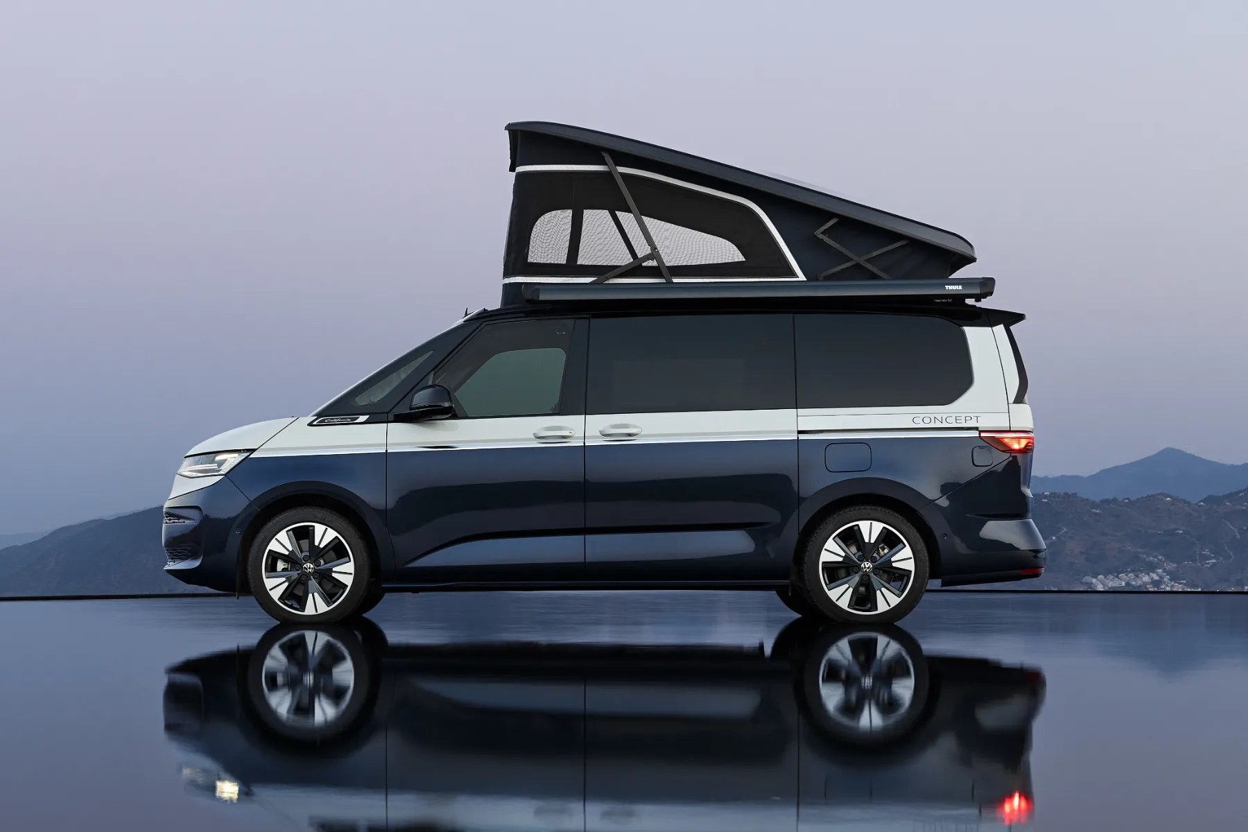 Kolumna: 1 liter na 100 km in postelja na strehi – VW California Hibird je najpametnejši “overland” luksuz ta hip