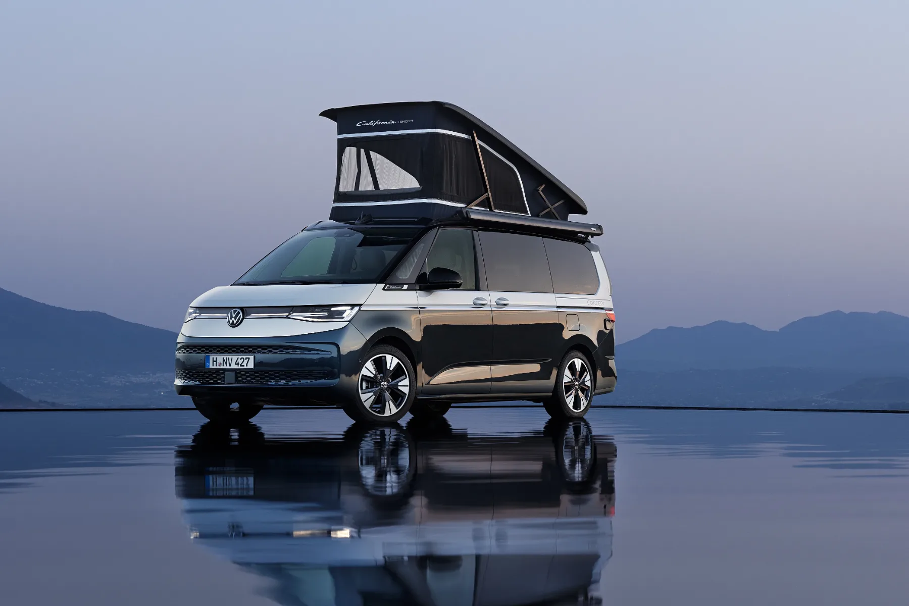 Kolumna: 1 liter na 100 km in postelja na strehi – VW California Hibird je najpametnejši “overland” luksuz ta hip