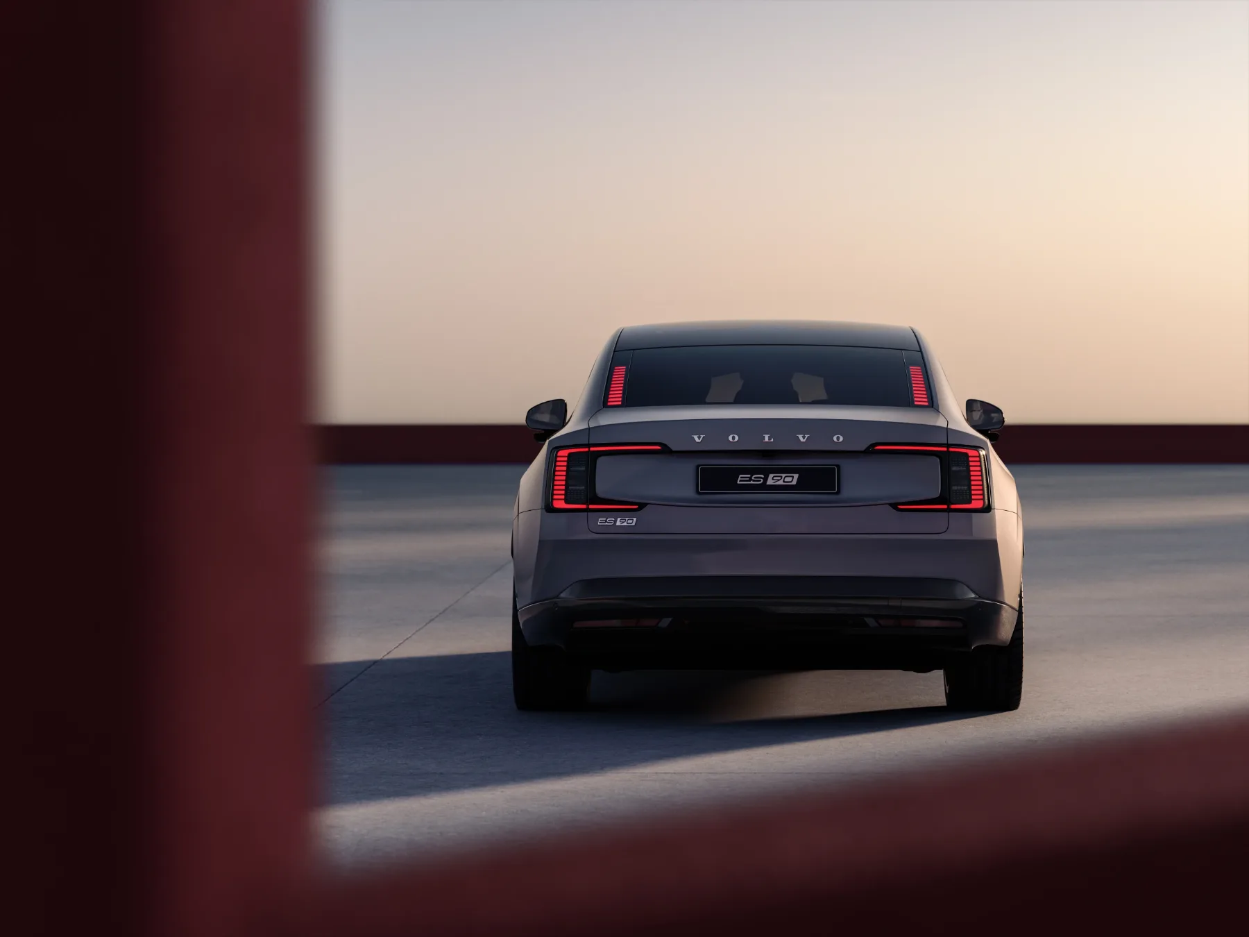 Kolumna: COTY – Car of the Year 2026 – ko se zdrava pamet žirantov pelje na zadnjem sedežu