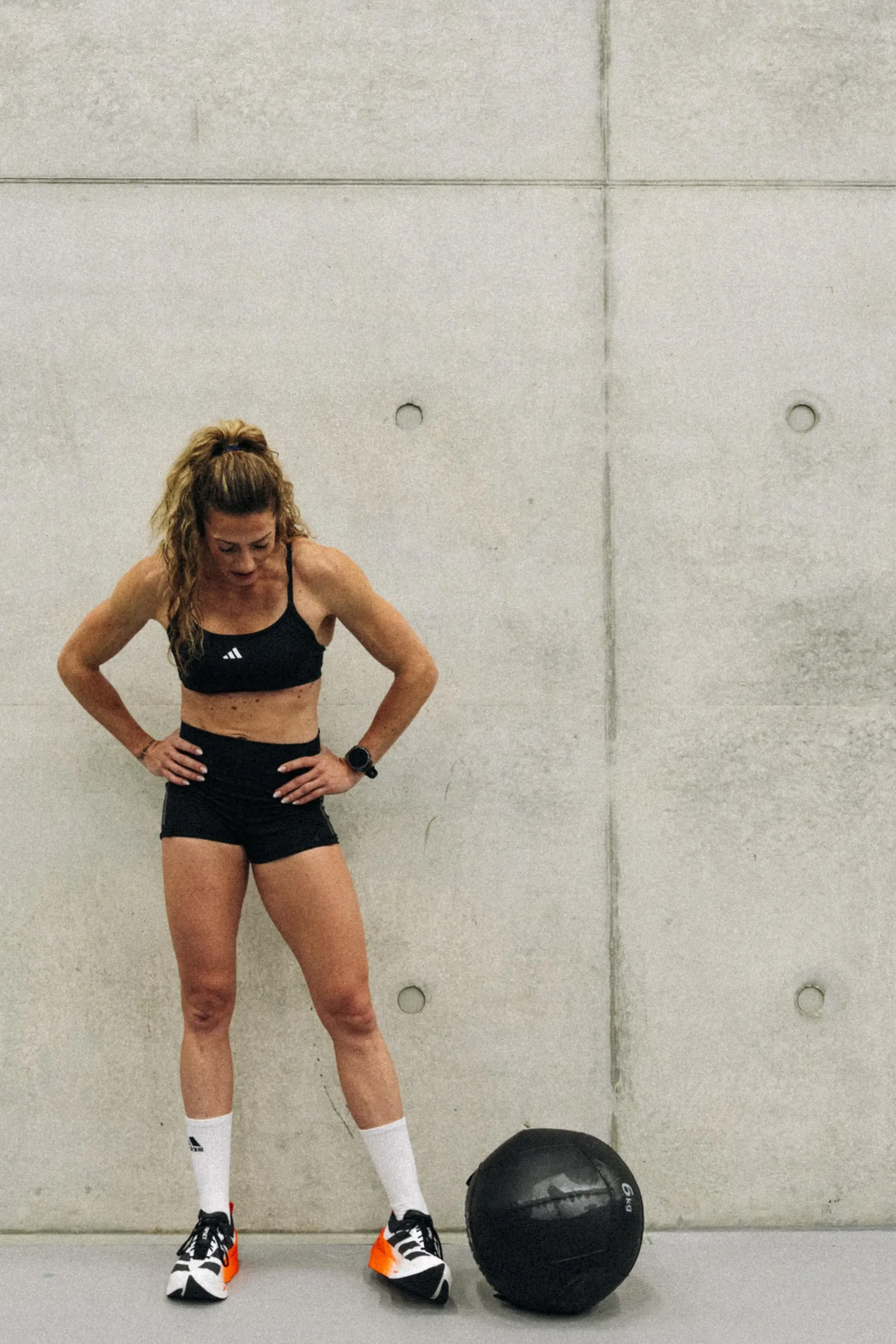 Končno združena hitrost in moč v eni supergi: Je adidas Adizero Dropset Elite najboljša superga za fitnes doslej?