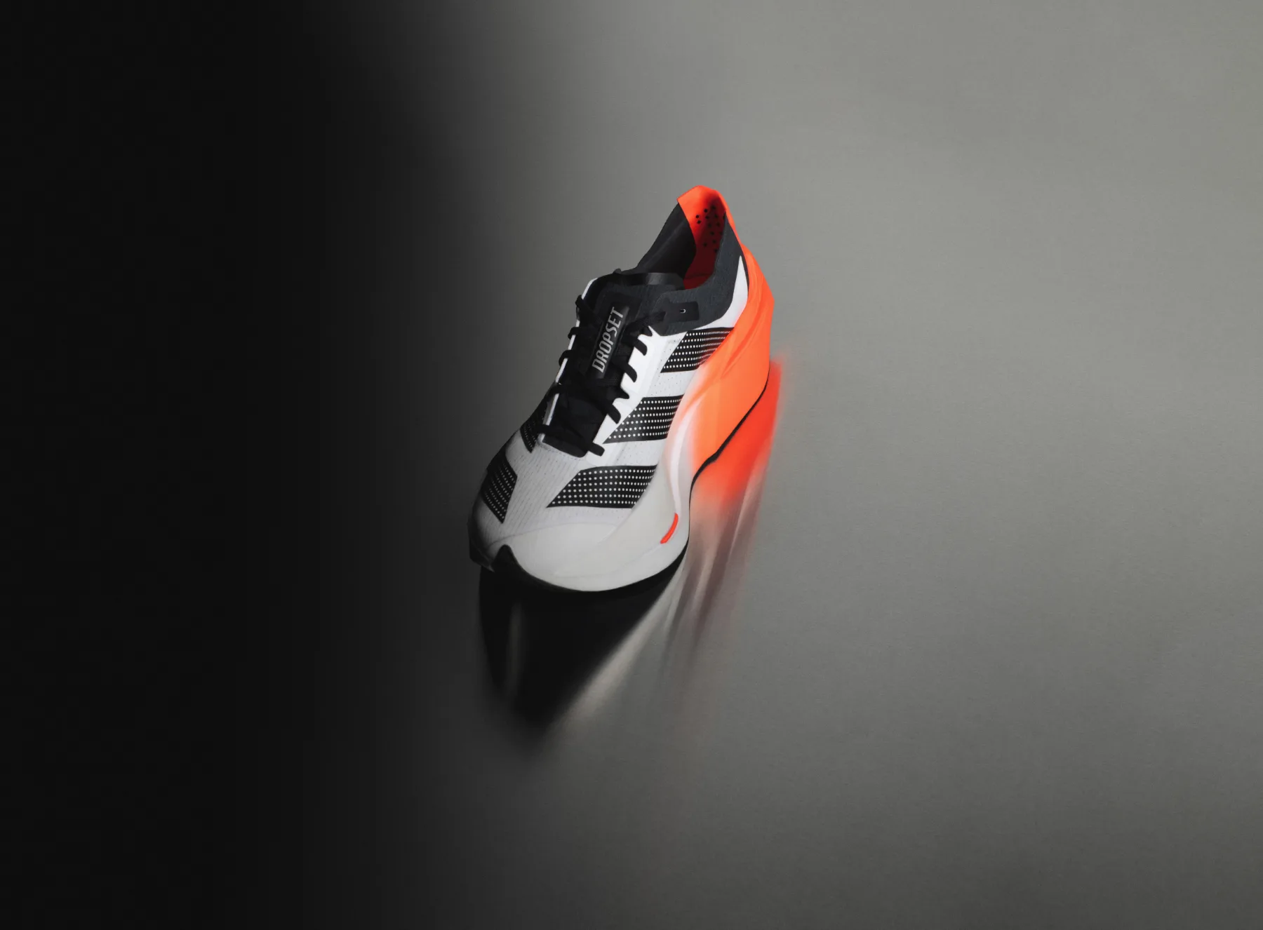 Končno združena hitrost in moč v eni supergi: Je adidas Adizero Dropset Elite najboljša superga za fitnes doslej?
