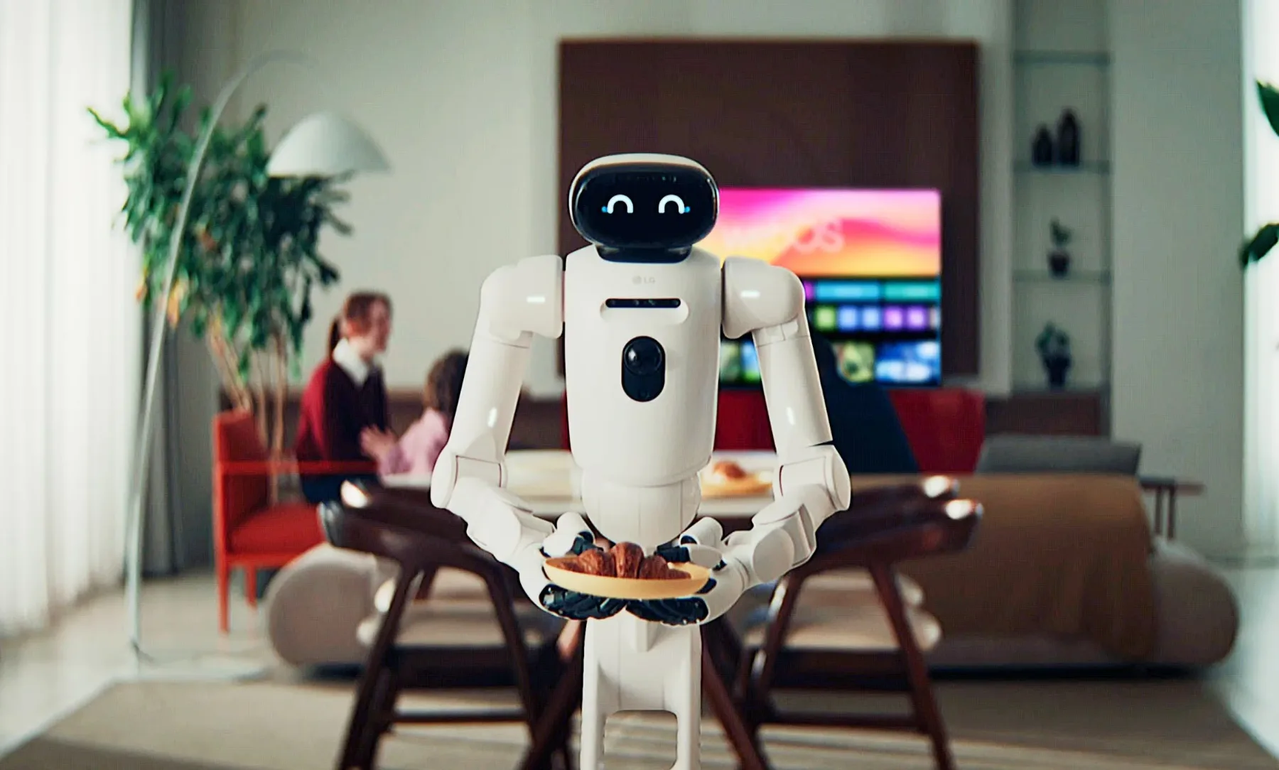 Konec gospodinjskega suženjstva – LG CLOiD: Robot, ki obljublja konec gospodinjskega suženjstva
