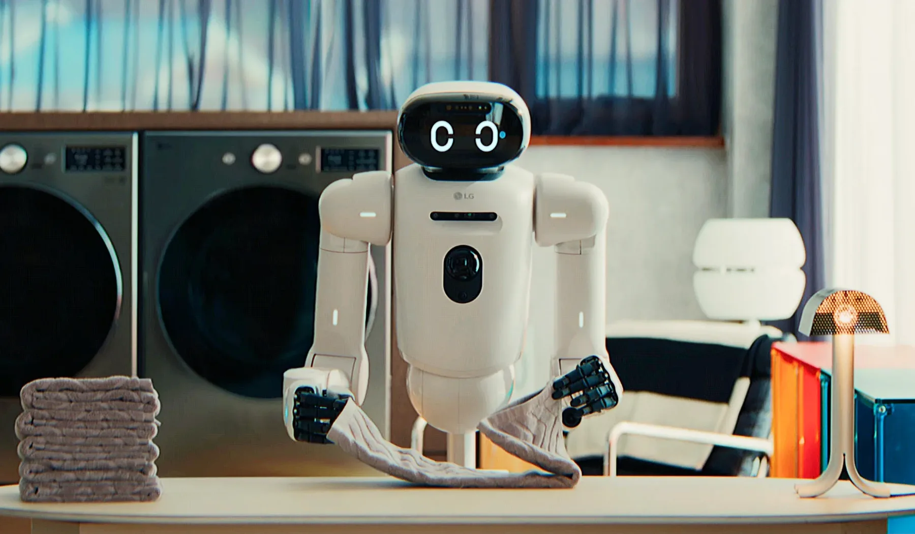 Konec gospodinjskega suženjstva – LG CLOiD: Robot, ki obljublja konec gospodinjskega suženjstva