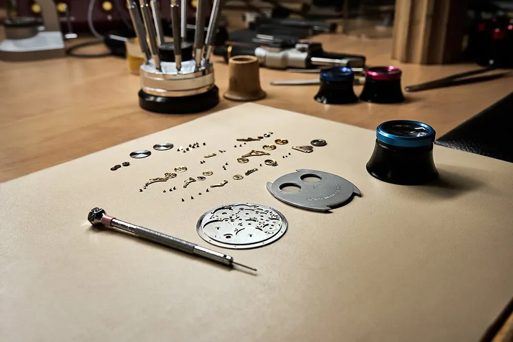 Konstantin Chaykin postavlja nove standarde: Ultra-tanka mehanska ura ThinKing z debelino le 1,65 mm