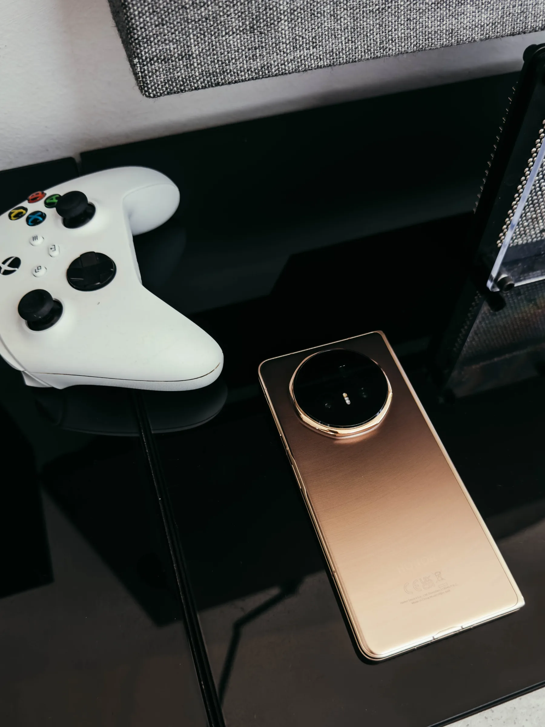 Kratek test: Honor Magic V5 – najtanjši zložljiv pametni telefon, ki sesuva predsodke o zložljivih telefonih