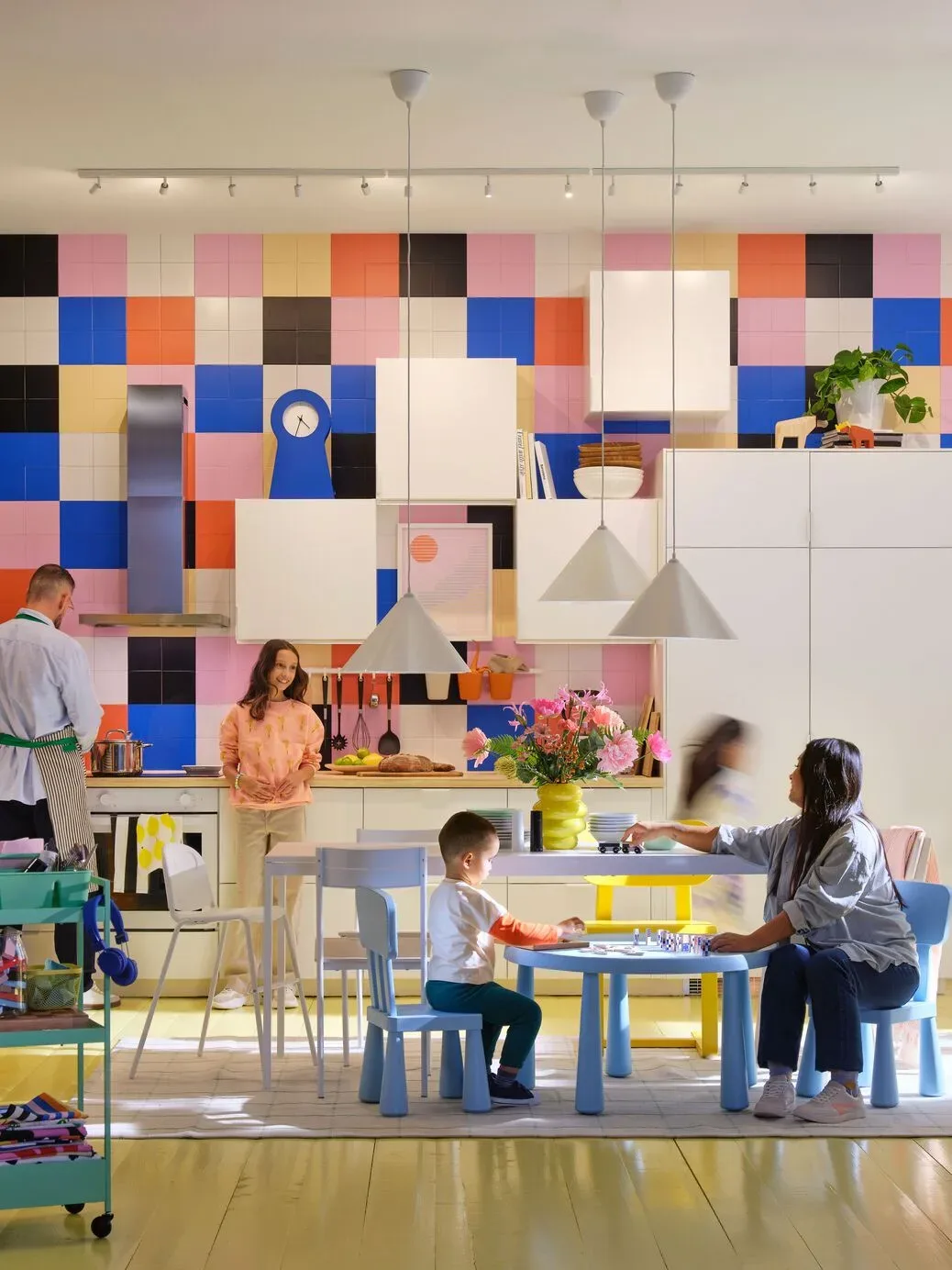 Kuhinja je postala nova dnevna soba: kako IKEA kuhanje vrača med užitke – in ne obveznosti
