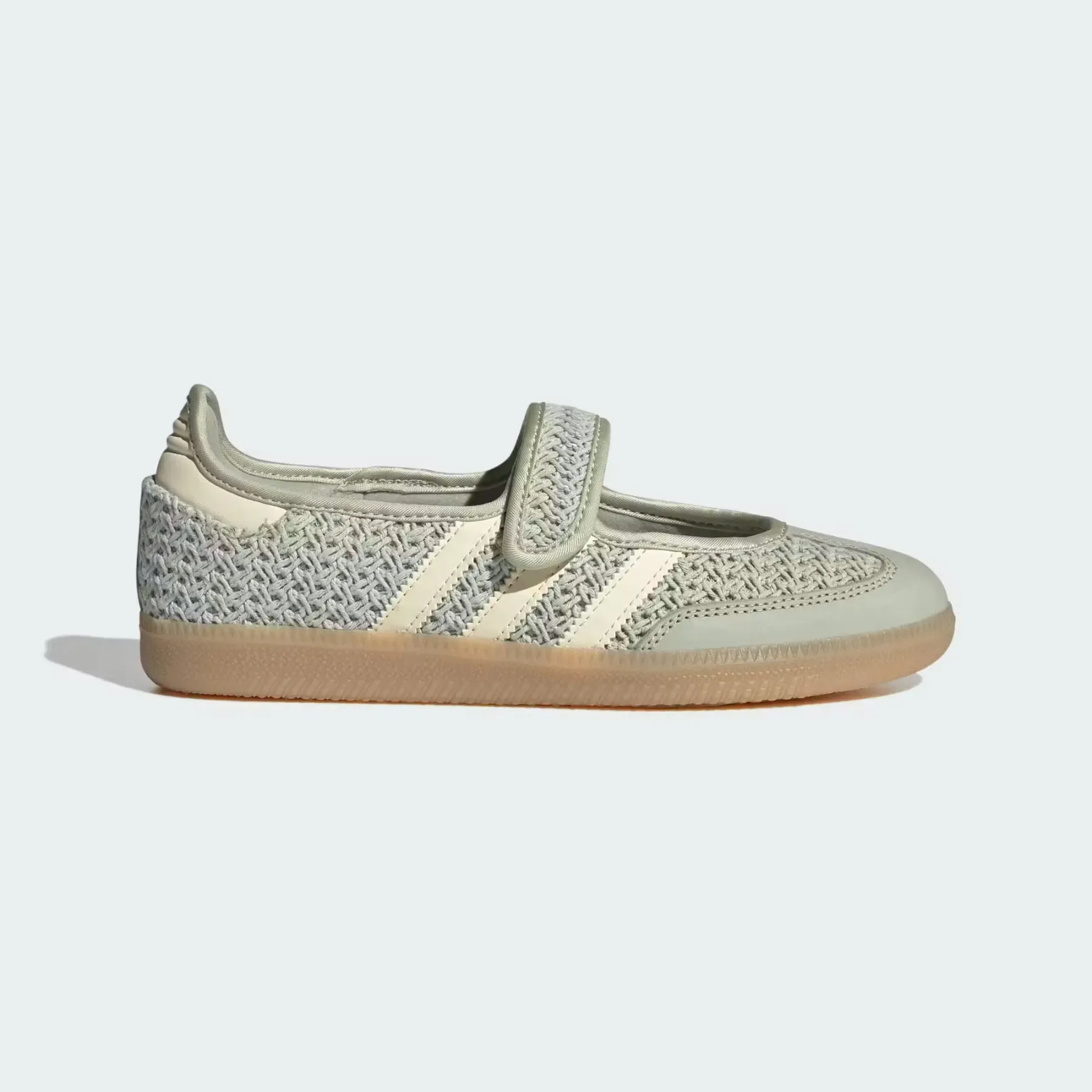 Kvačkane superge z Mary Jane paščkom: adidas Samba Jane je popoln hibrid za zaključek poletja