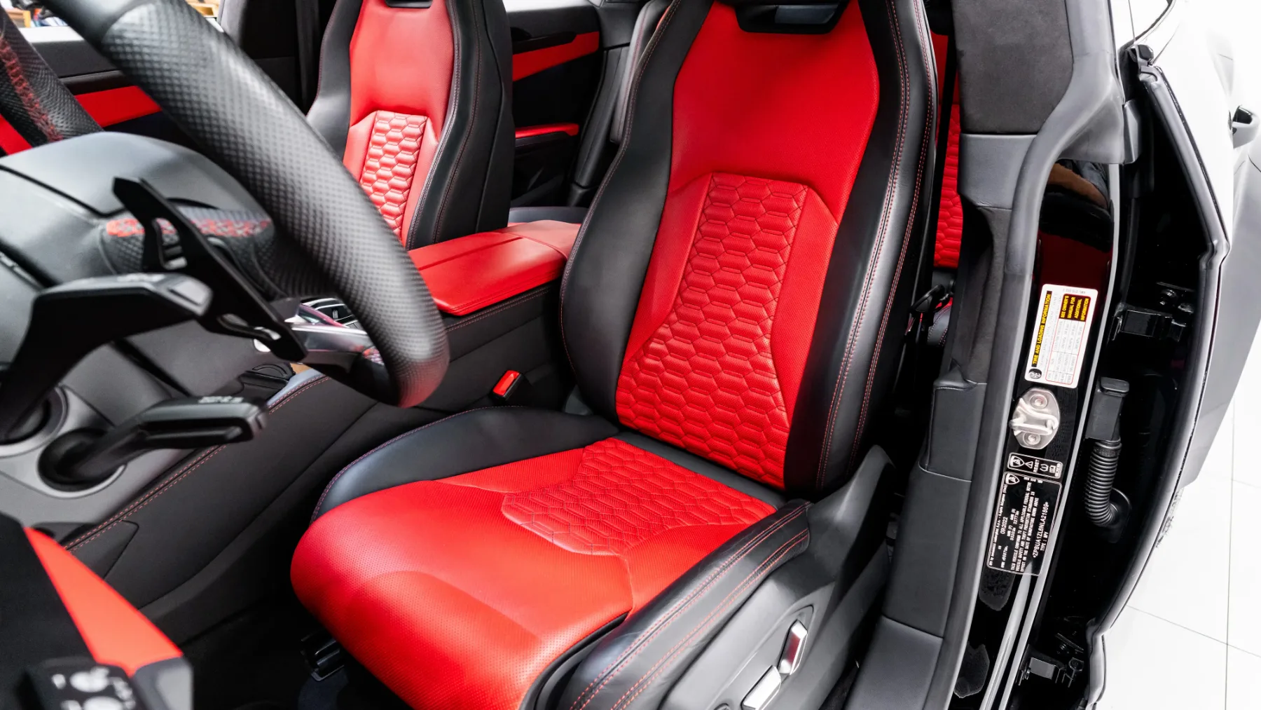 Lamborghini Urus Apocalypse Inferno – SUV za konec sveta z okusom luksuza