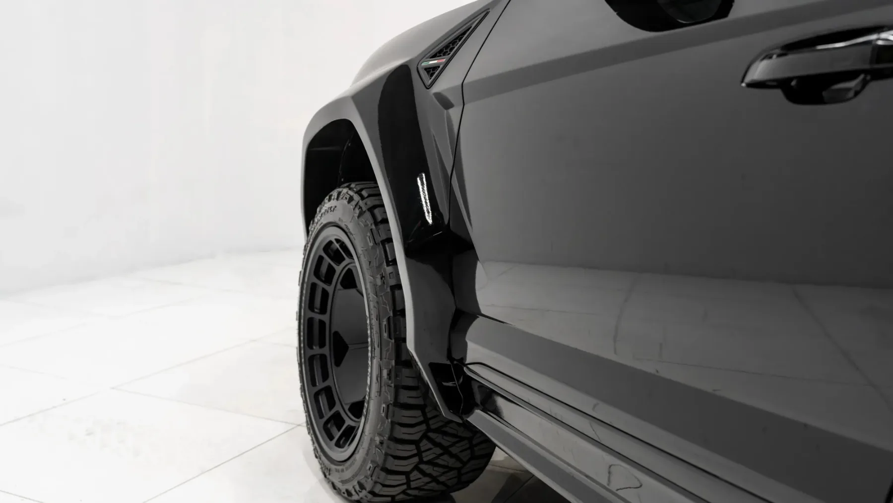 Lamborghini Urus Apocalypse Inferno – SUV za konec sveta z okusom luksuza
