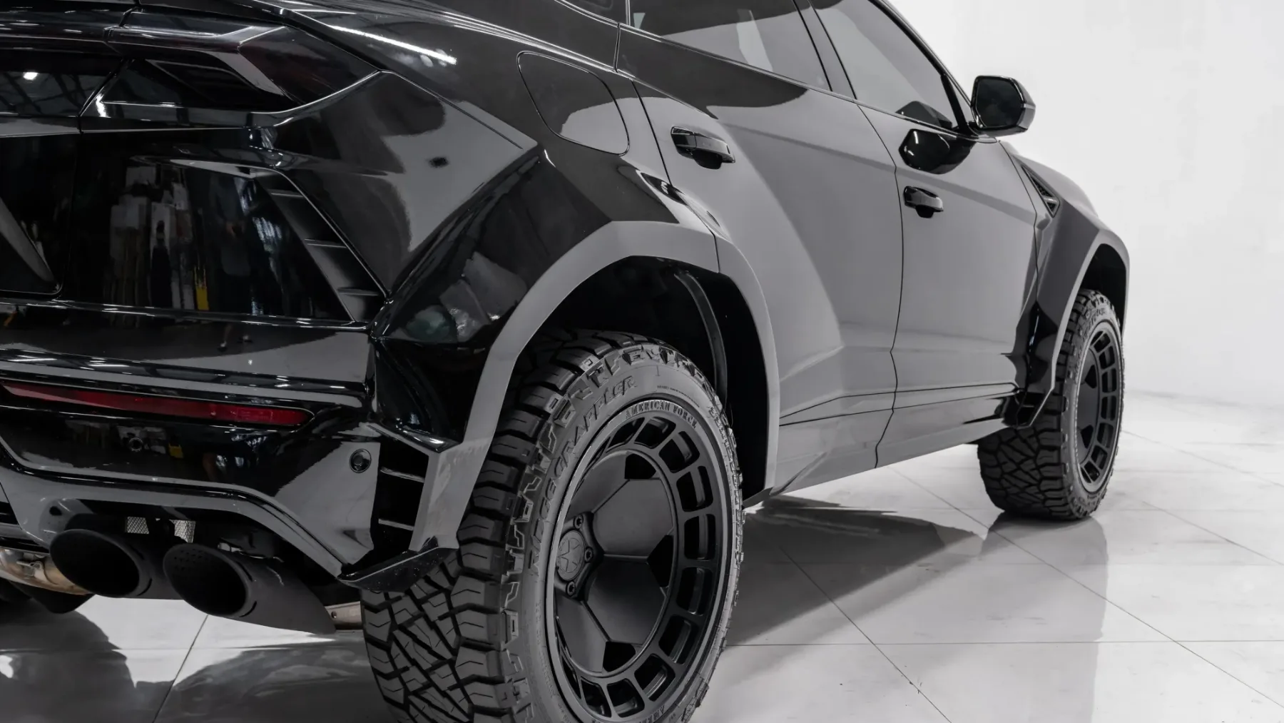 Lamborghini Urus Apocalypse Inferno – SUV za konec sveta z okusom luksuza