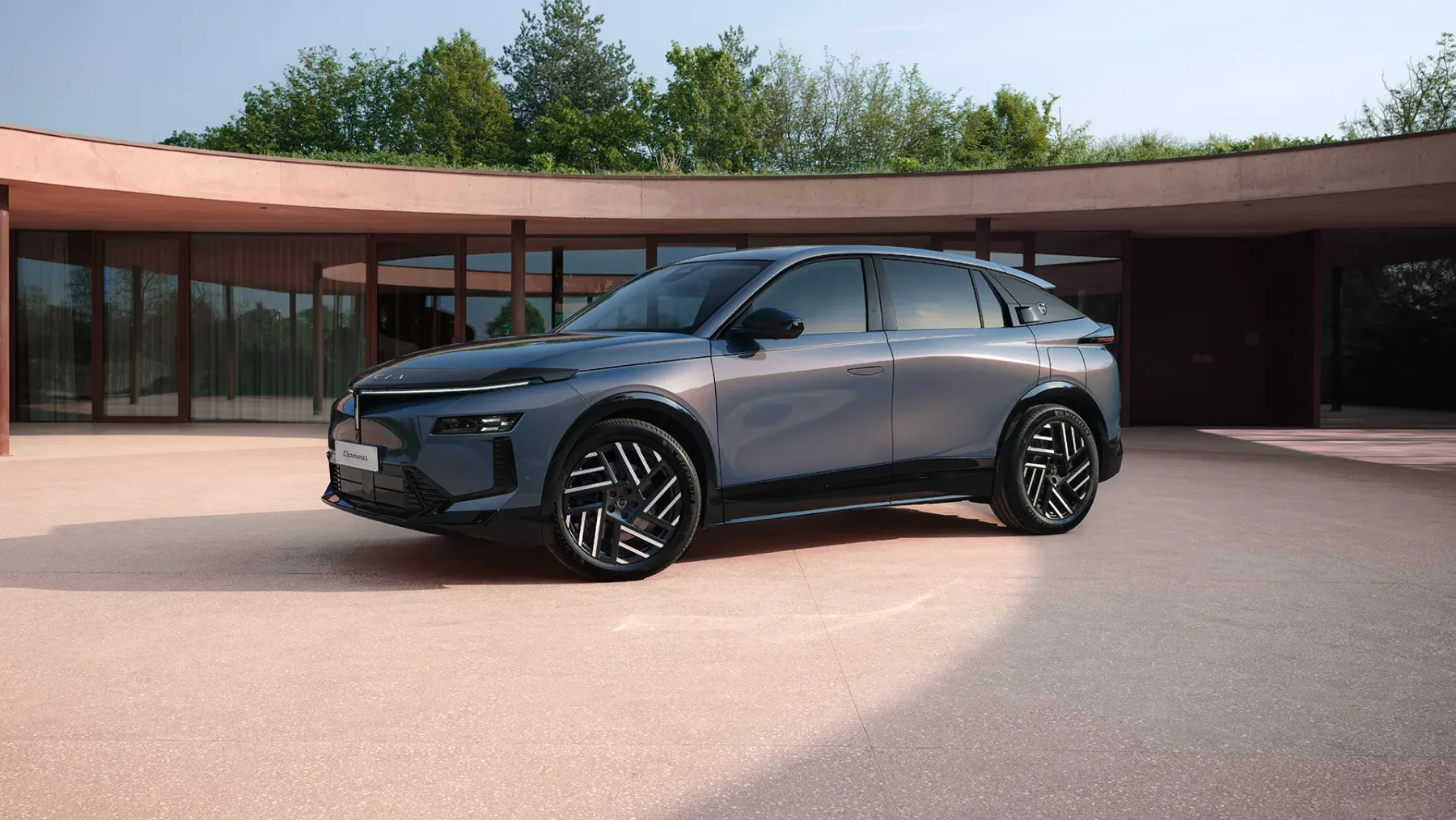 Lancia Gamma 2026: Italijani so vstali od mrtvih s 375 konji, 1.000 km dosega in eleganco, ki je Nemci nimajo