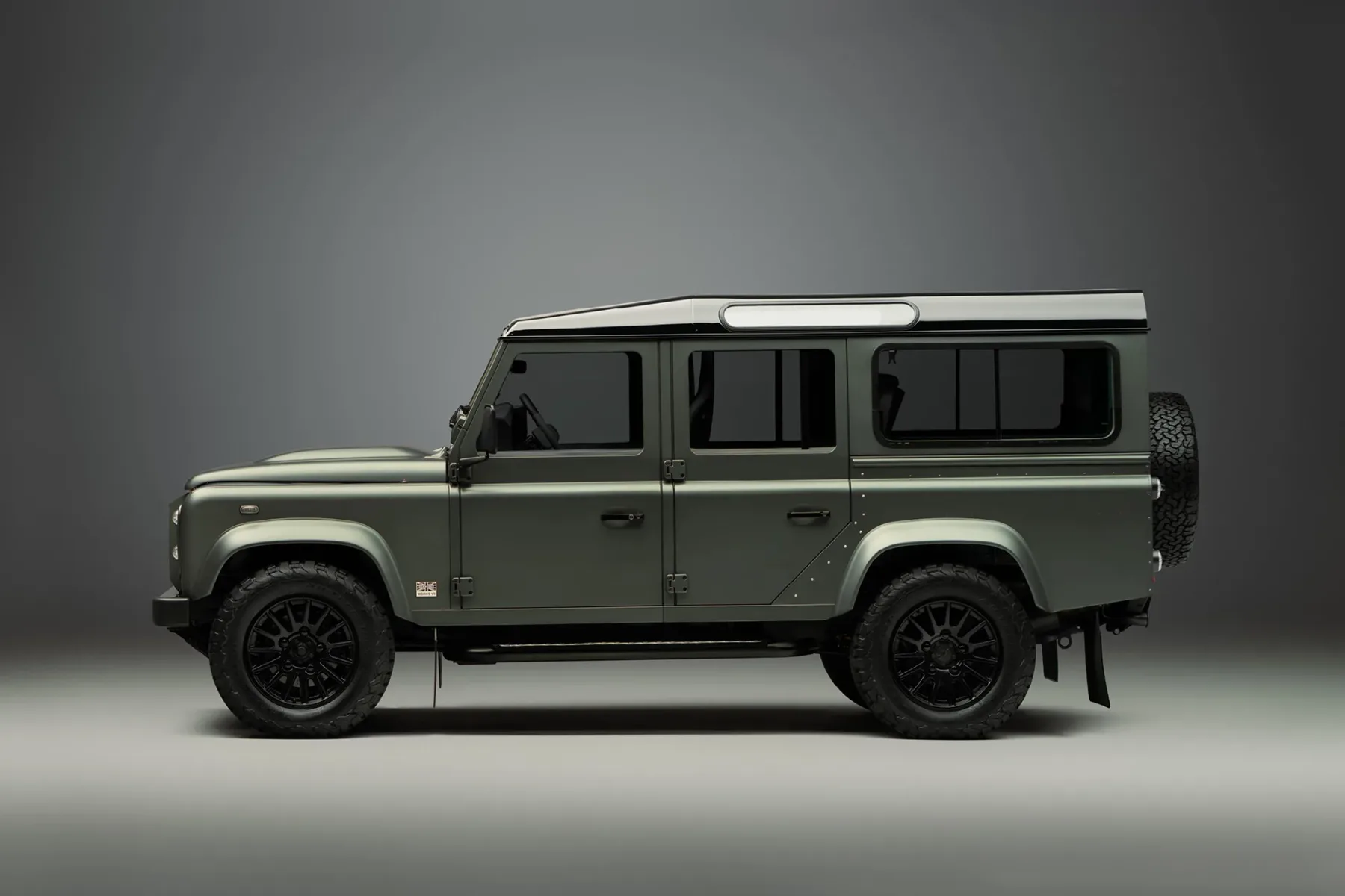 Land Rover Classic Defender Octa: V8, 405 konjev in barve Octa – Land Rover ustvaril ultimativni restomod