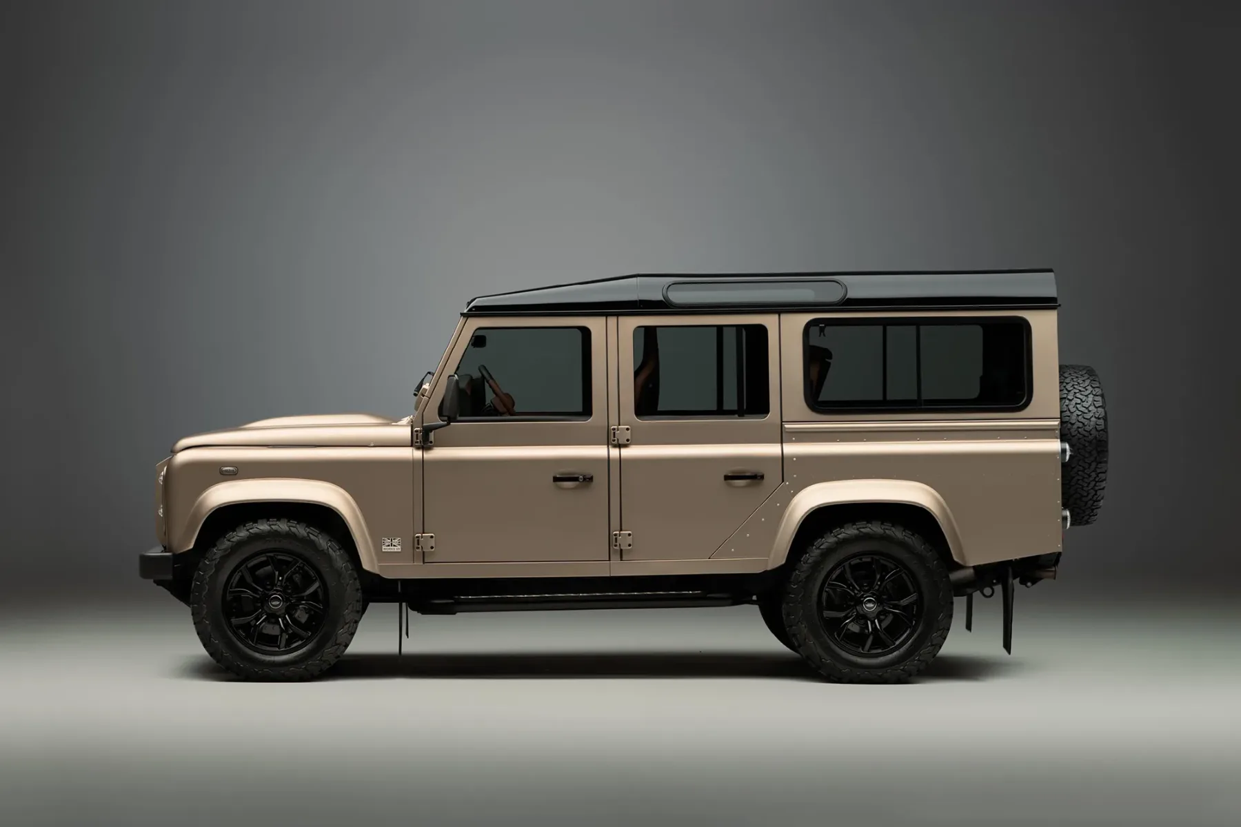Land Rover Classic Defender Octa: V8, 405 konjev in barve Octa – Land Rover ustvaril ultimativni restomod