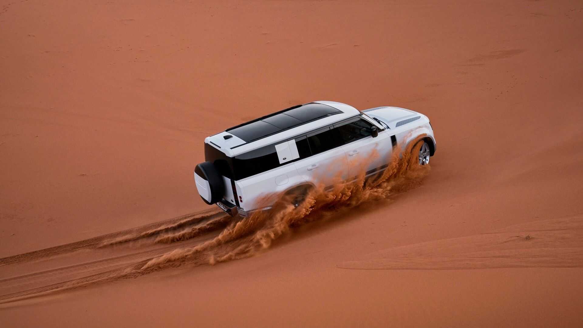 Land Rover Defender 130 (2023): več prostora in še več udobja