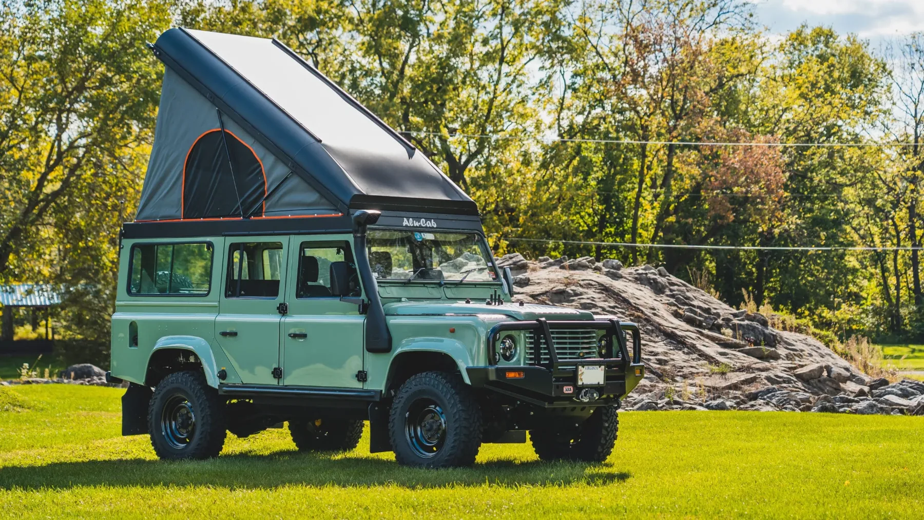 Land Rover Defender Alu-Cab PopUp integriran strešni šotor: so sanje o Defenderju s pop-up streho, ki zaenkrat še ne obstaja