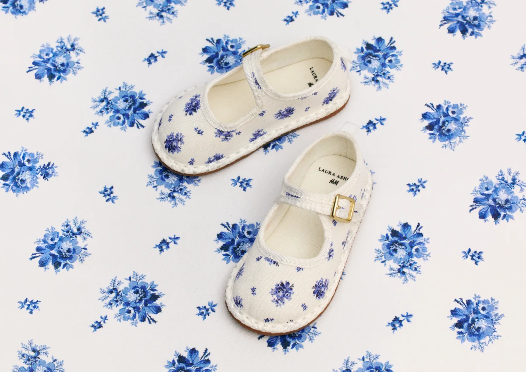 Laura Ashley x H&M: otroška kolekcija za poletje 2026, ki diši po limonah, morju in britanski romantiki