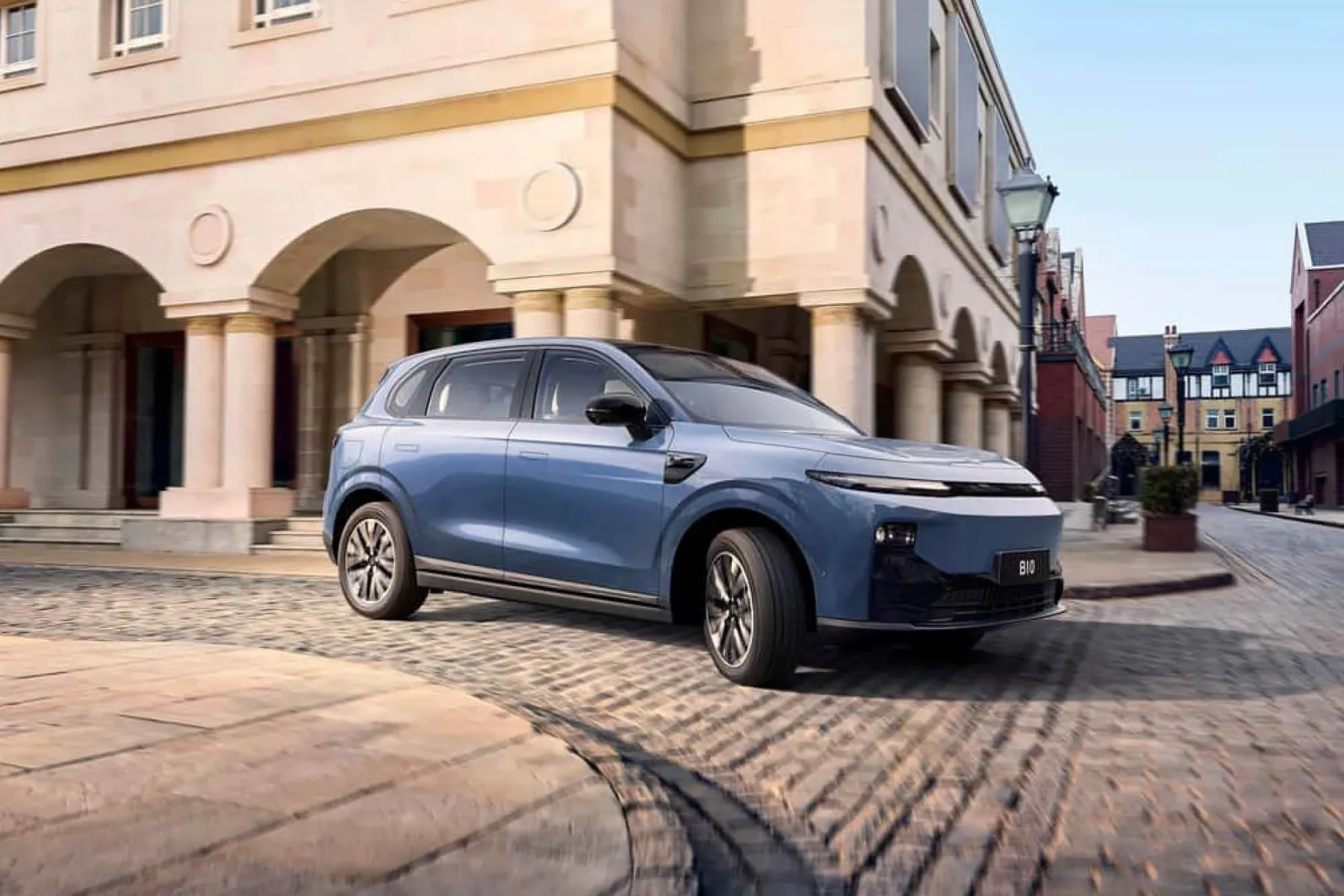 Leapmotor B05 za 25.000 evrov bo kitajski ID.3‑killer? Kompaktni električni Golf‑rival prihaja v München