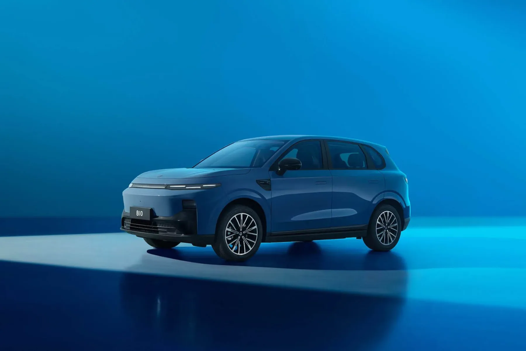 Leapmotor B05 za 25.000 evrov bo kitajski ID.3‑killer? Kompaktni električni Golf‑rival prihaja v München
