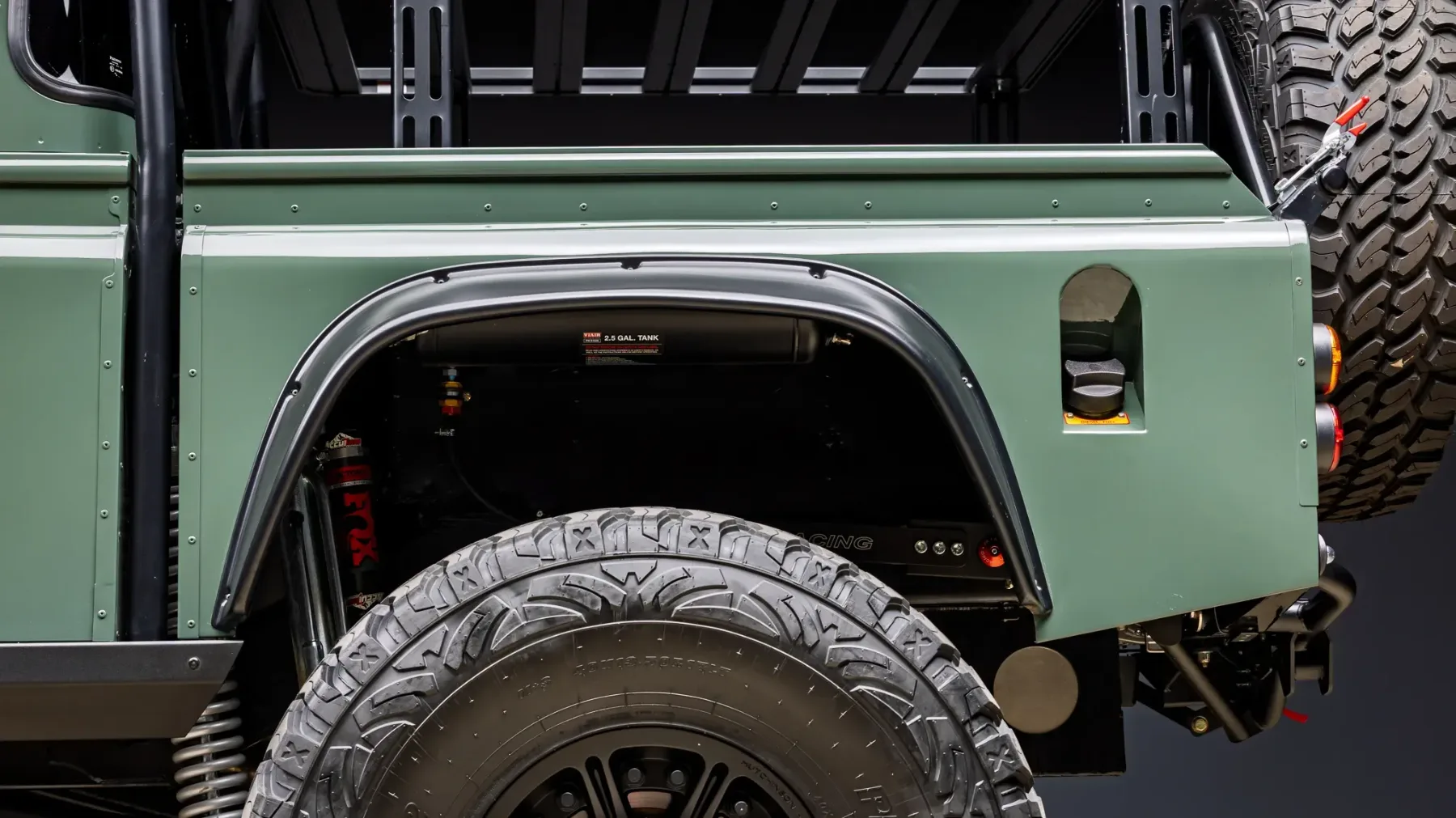 Legenda v preobleki: Land Rover 127 by Heritage Driven z motorjem Cummins R2.8 je ultimativni overlander brez kompromisov