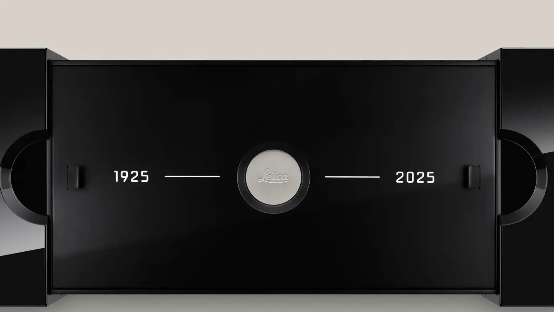 Leica M11-D »100 let Leice«: digitalni rangefinder s srcem iz leta 1925
