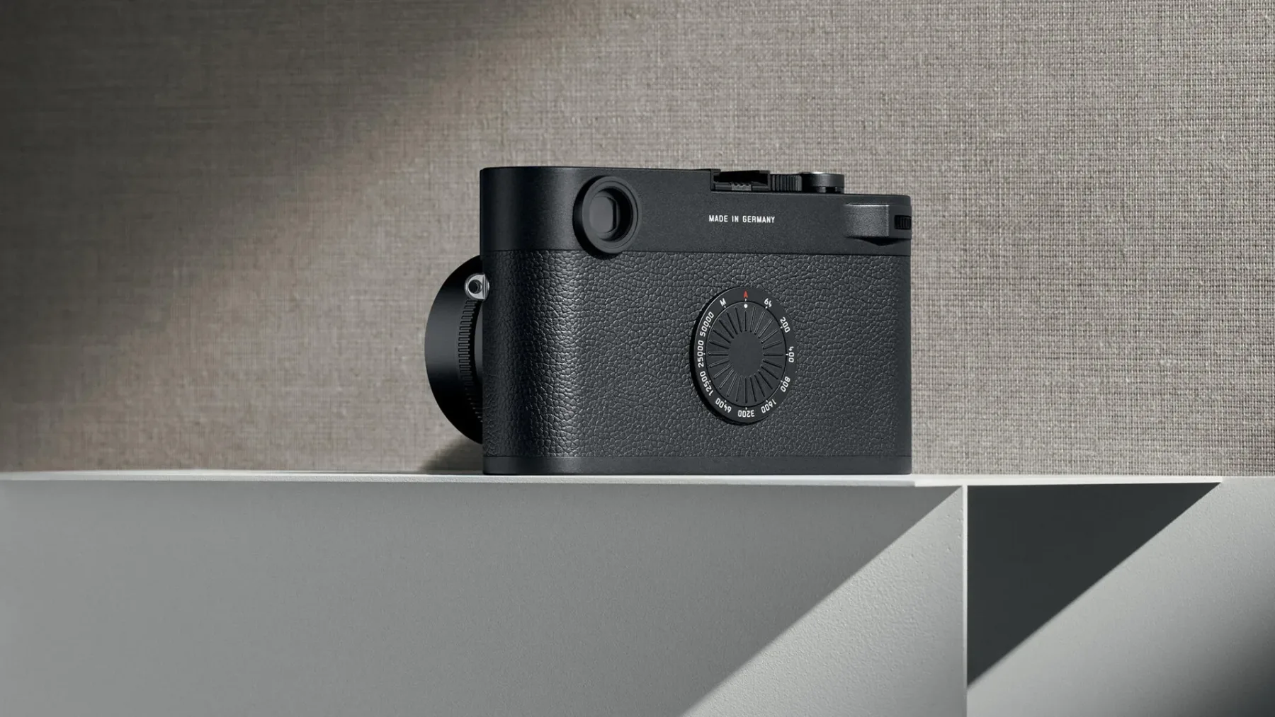 Leica M11-D: Digitalna čistost s pridihom analognega šarma