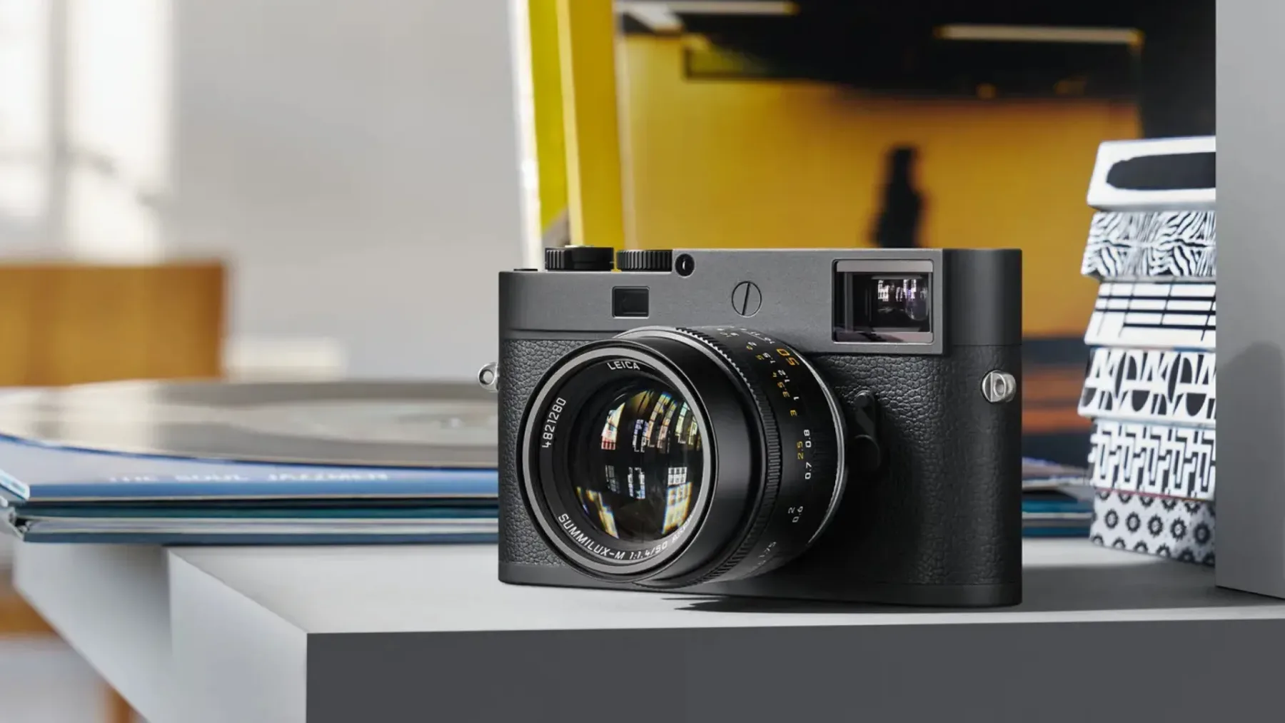 Leica Safari in Glossy Black: Ko vojaška dediščina sreča visoko modo in absurdno ceno