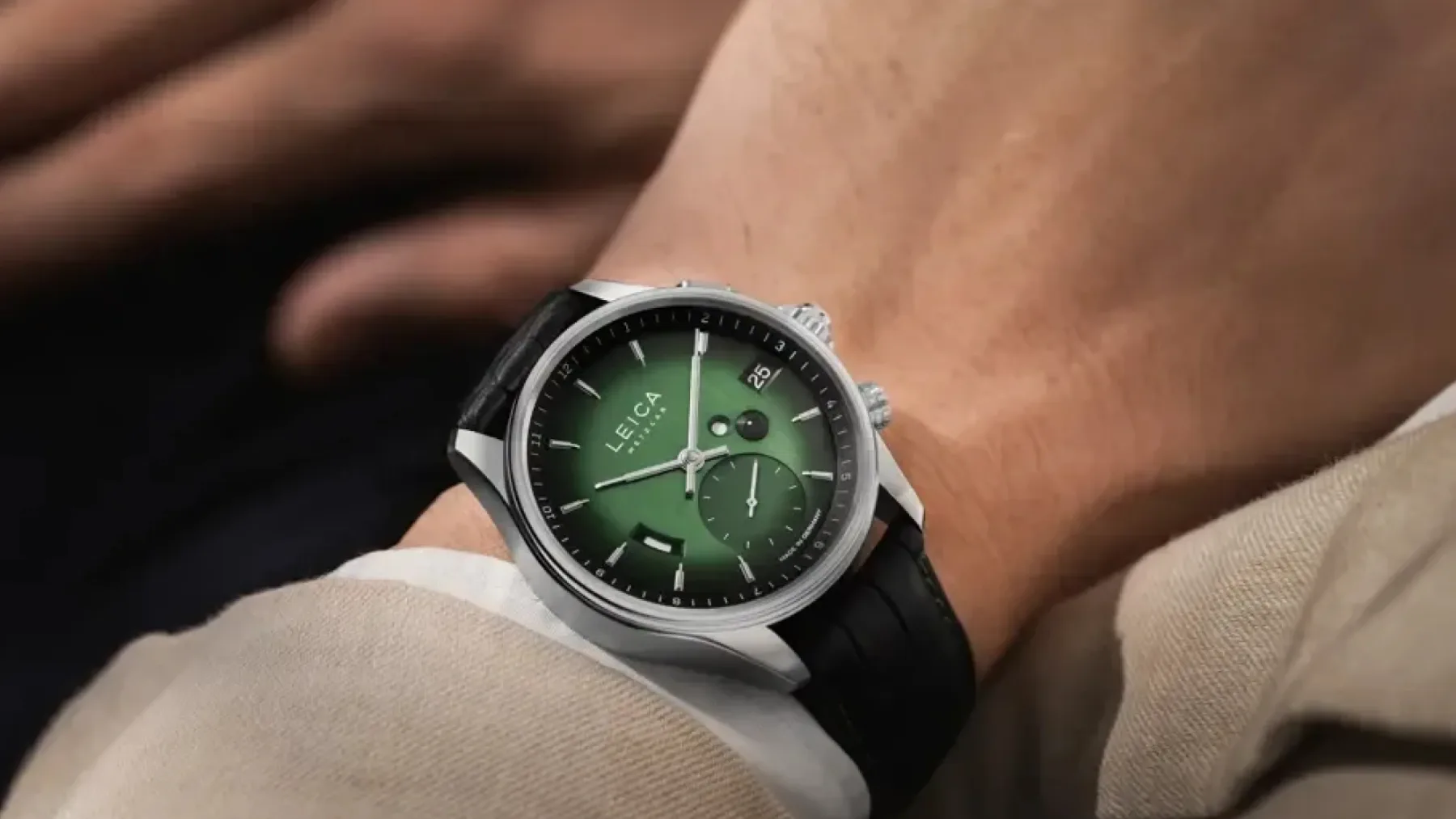 Leica ZM 1 in ZM 2 Urban Green: Ko nemška preciznost zavije v zeleni fumé