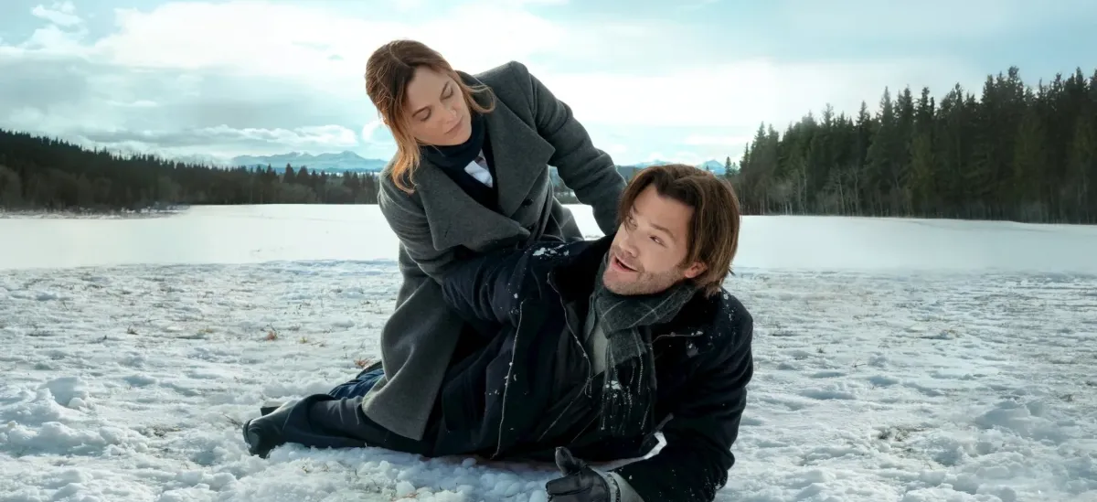 Leighton Meester in Jared Padalecki v prvi Netflixovi praznični romantični komediji Guarding Stars – slika 2