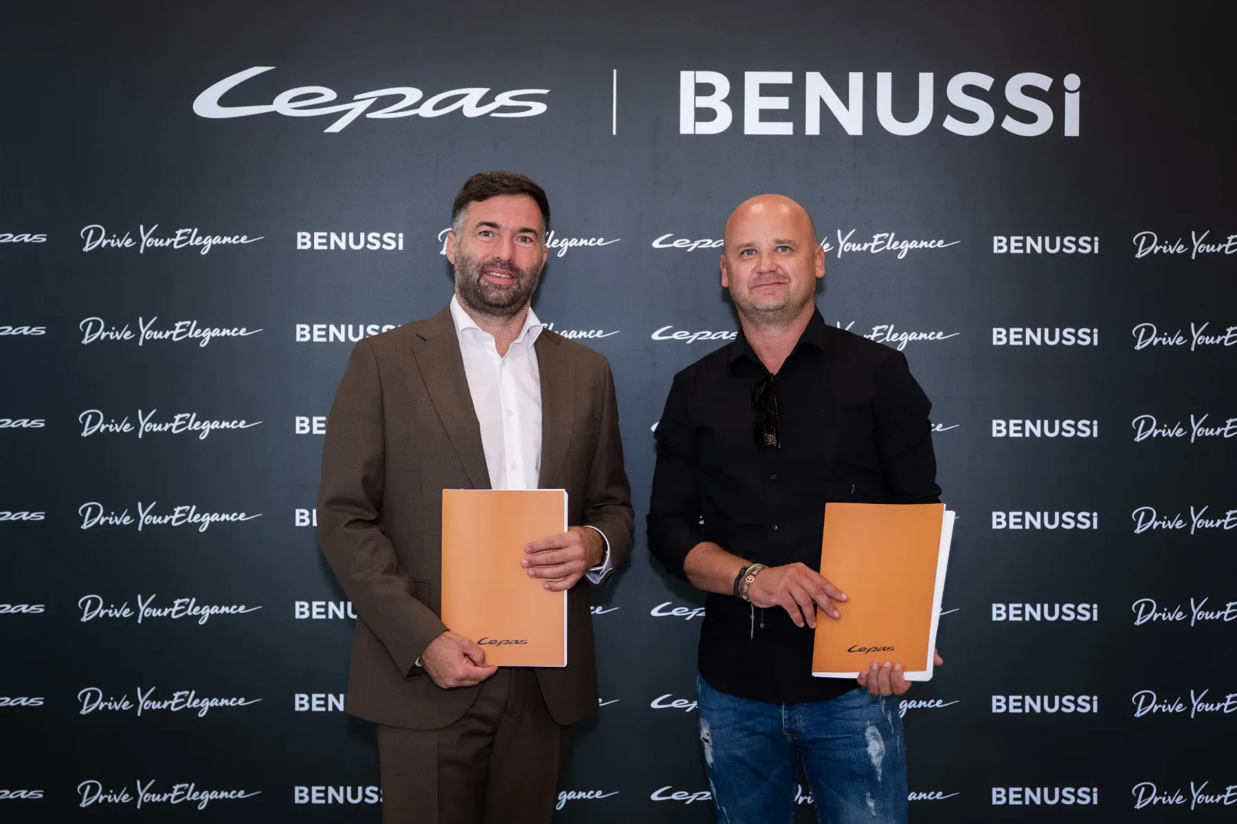 Direktor družbe VIP Avtomobili iz Celja, Nenad Mesiček (levo) in direktor podjetja Auto Benussi, Daniel Benussi.