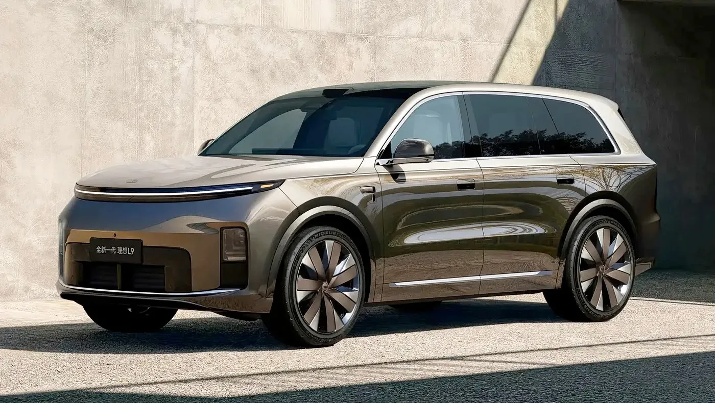 Li Auto L9: Kitajski super-SUV, ki za ceno vstopnega luksuza ponuja tehnologijo vesoljske ladje