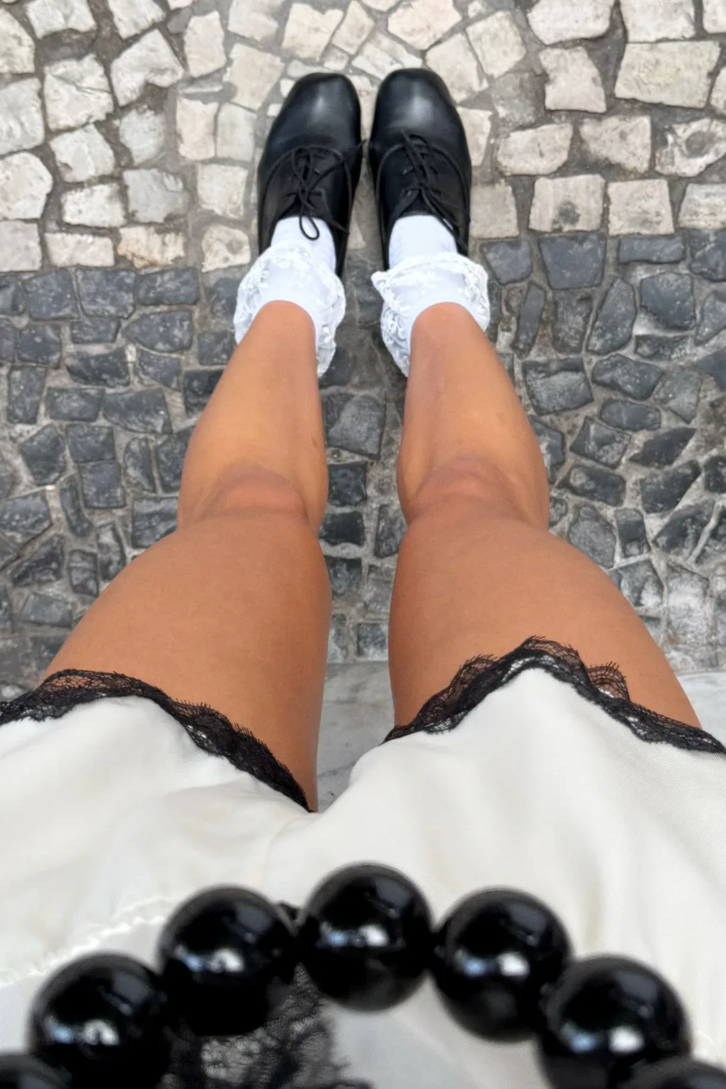 Livia Nunes x H&M: kolekcija za ženske, ki obožujejo zapeljivo romantiko in drzne kontraste