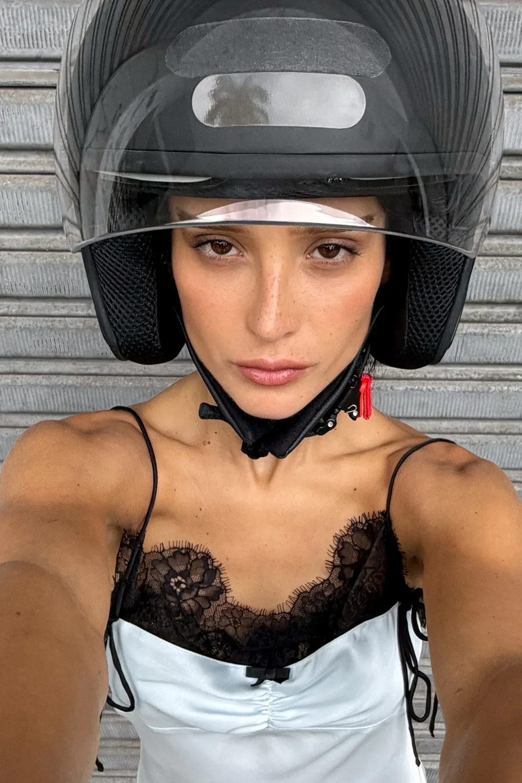 Livia Nunes x H&M: kolekcija za ženske, ki obožujejo zapeljivo romantiko in drzne kontraste
