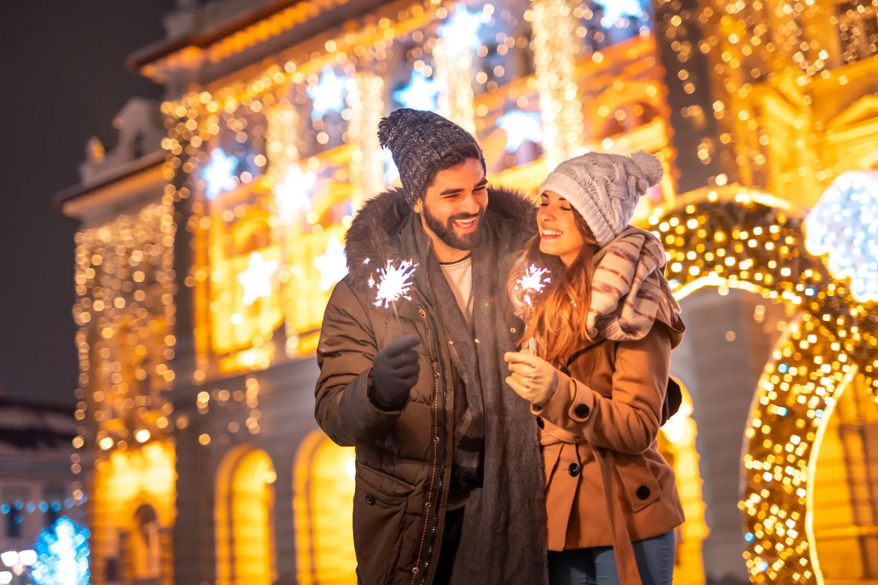 Ljubezenski horoskop za december 2024: Koliko romantike vas čaka pod prazničnimi lučkami?