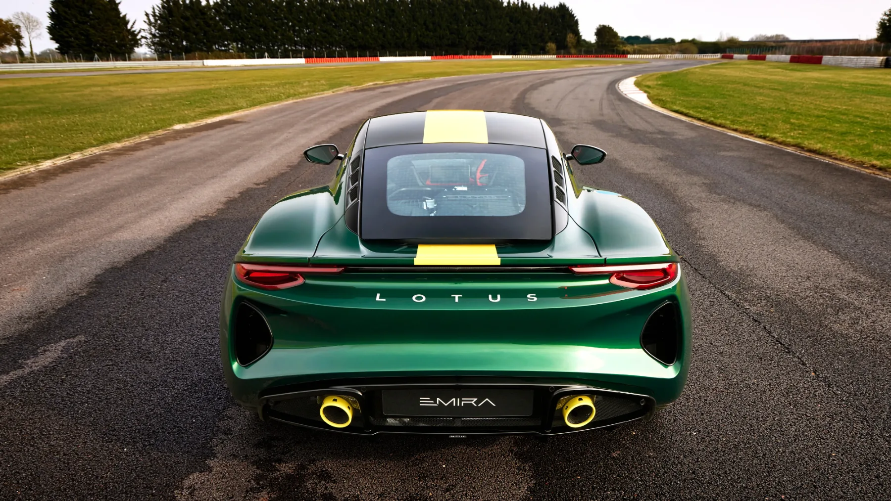 Lotus Emira Clark Edition 2026: Ko legenda obleče dirkaško zeleno