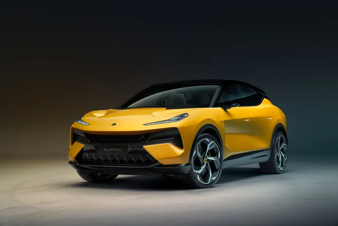 Lotus združuje moči pod eno streho: Kaj pomeni združitev za Emiro in električne športnike?