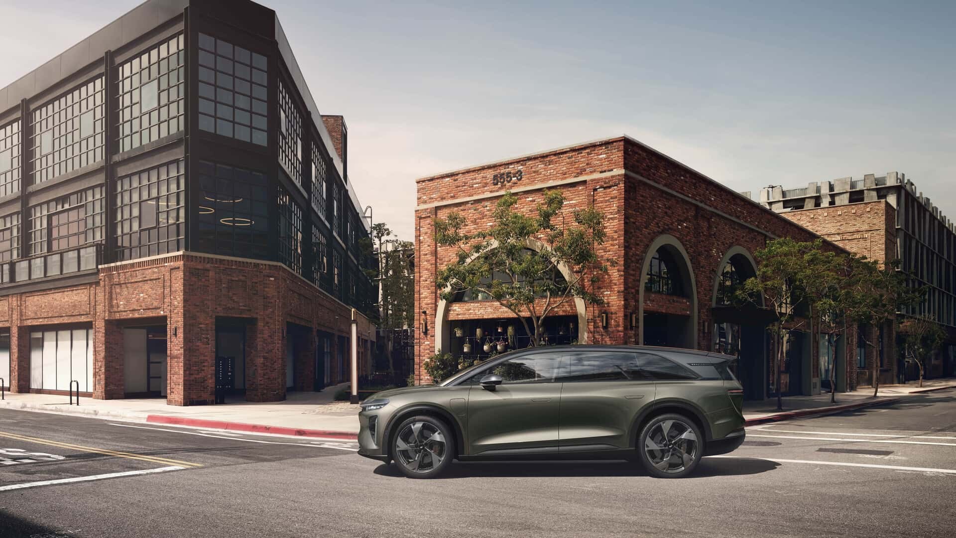Lucid Gravity 2025: luksuzni električni SUV