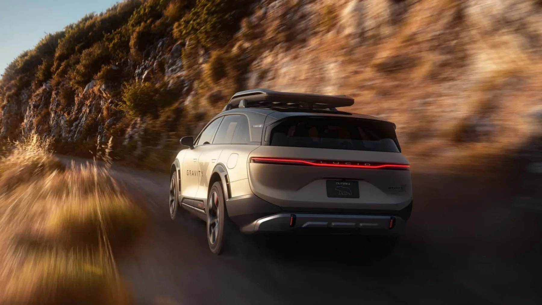 Lucid Gravity X Concept: električni SUV je dobil dvig, terenske pnevmatike in apetit za makadam