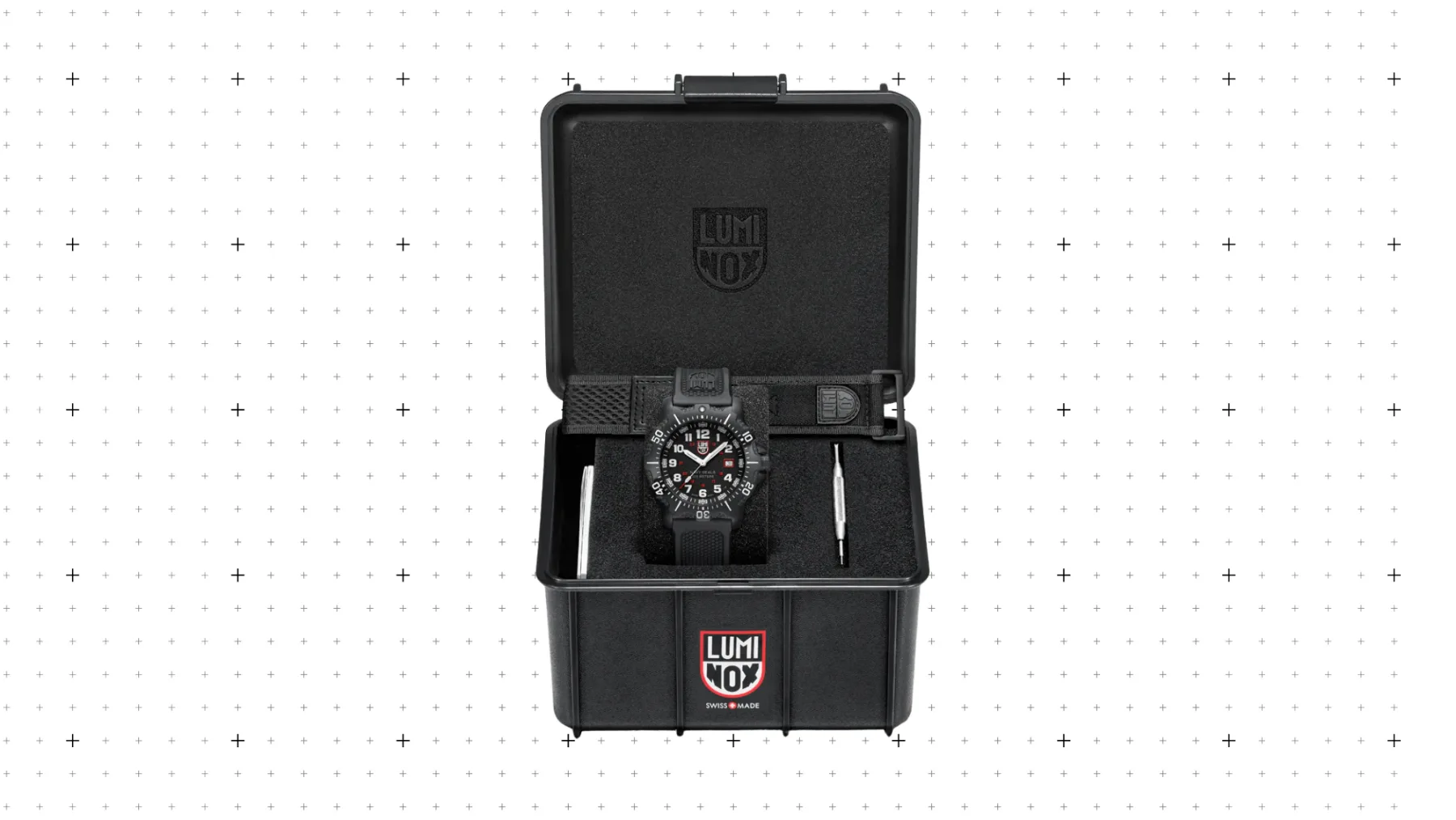 Luminox 4230: Nova generacija Navy SEAL ure, ki bi jo Rambo nosil skupaj s črno kravato