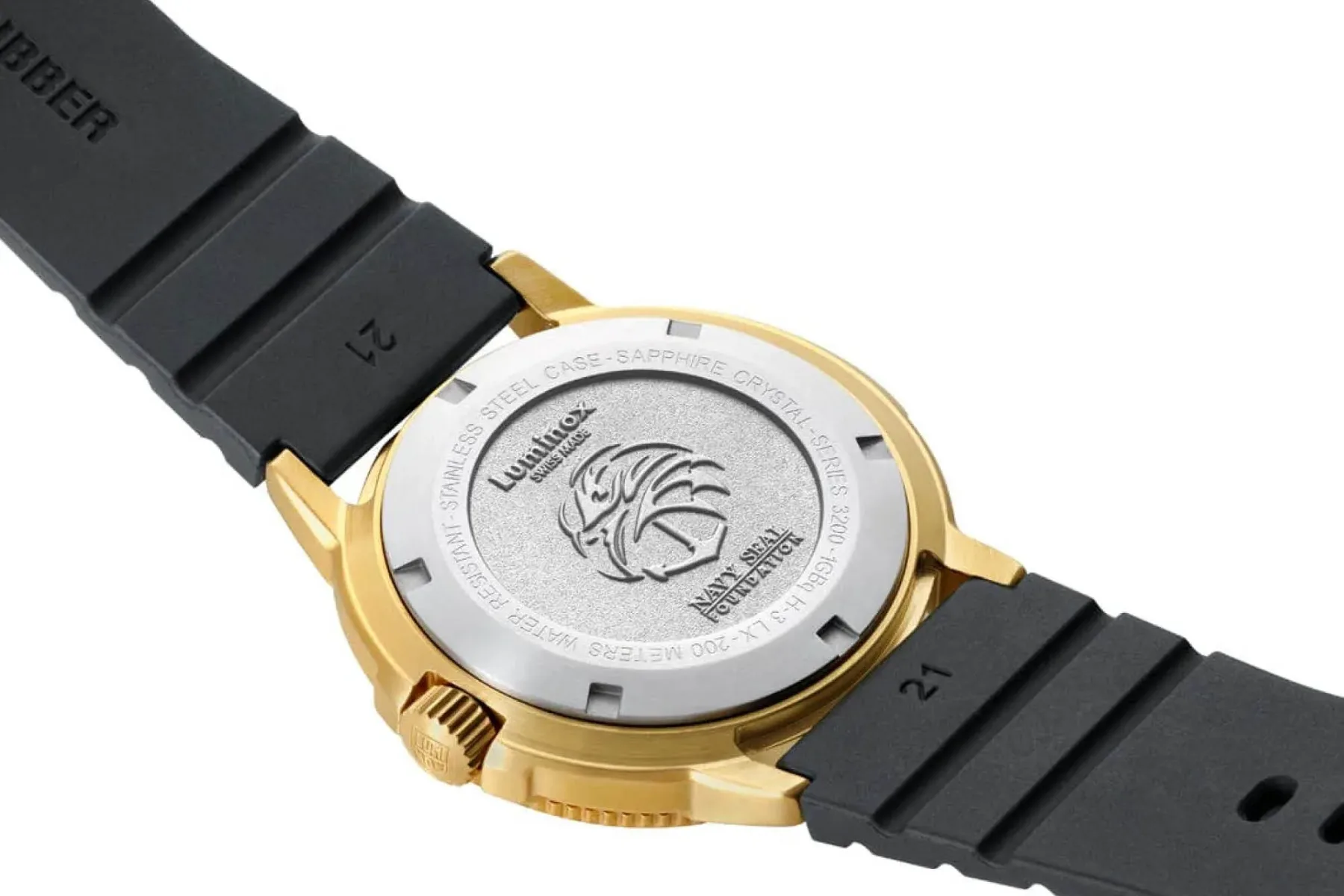 Luminox slavi 25 let fundacije Navy SEAL z zlato uro Navy SEAL Foundation, ki vas (verjetno) ne bo rešila iz težav
