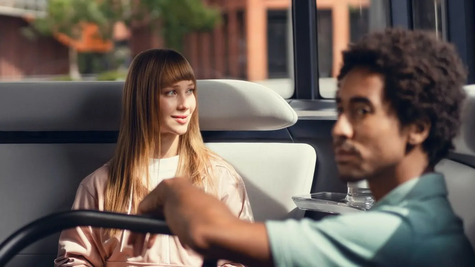 Lyft z novo robotaxi floto: Ali lahko “Uberjev mlajši brat” z avtonomnimi vozili Holon zamaje Teslo?