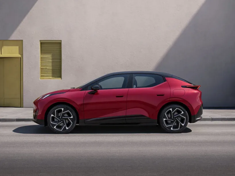 Lynk & Co 02 – Prvi električni avtomobil za skupno uporabo, ki osvaja Evropo