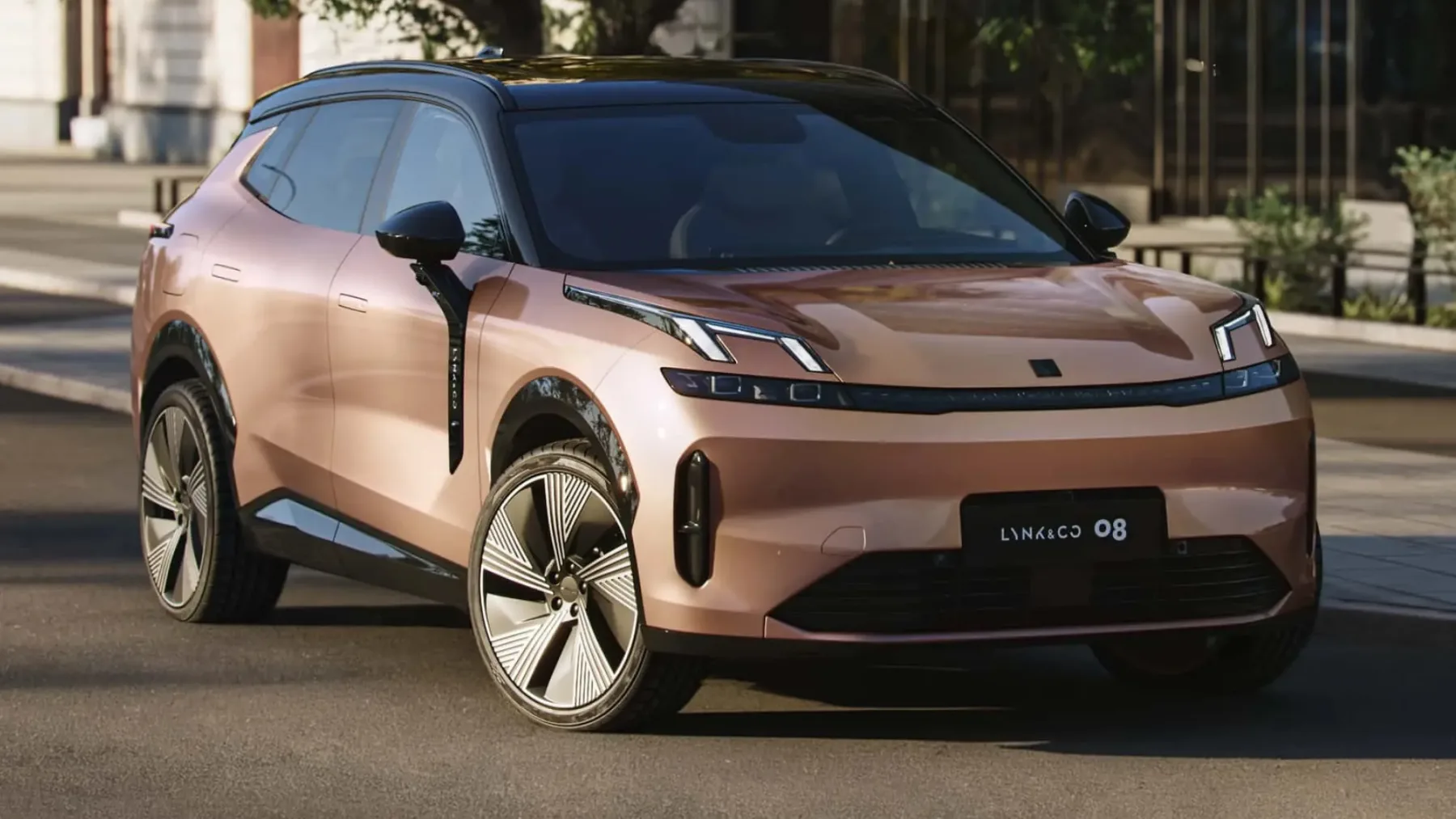 Lynk & Co 08 PHEV: Švedsko-Kitajski SUV z rekordnim 1.100 km dosegom in ceno, ki preseneti