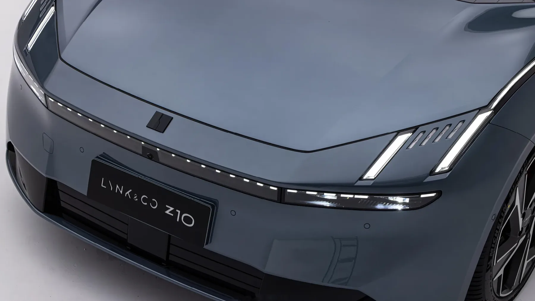 Lynk & Co Z10: revolucija v svetu električnih limuzin, ki je še ni v Evropi