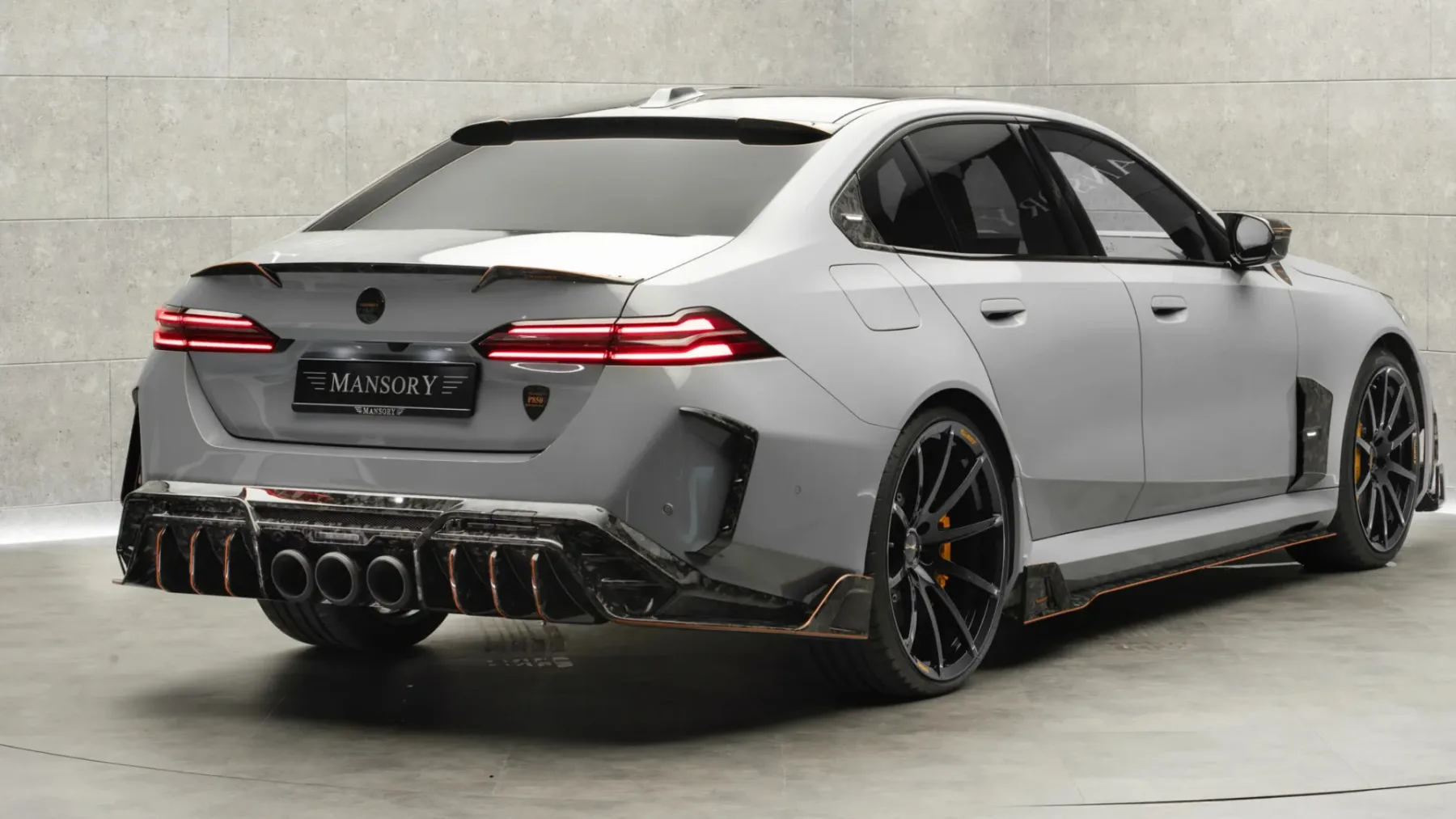 Mansory BMW M5 G90: Karbonska ekstaza in brutalni poskok moči