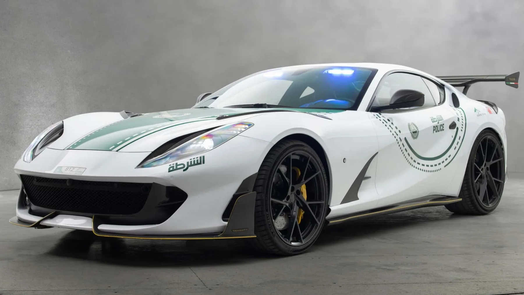 Zverina z V12-motorjem in 800 KM: Mansoryjev Ferrari 812 Superfast okrepil dubajsko policijo