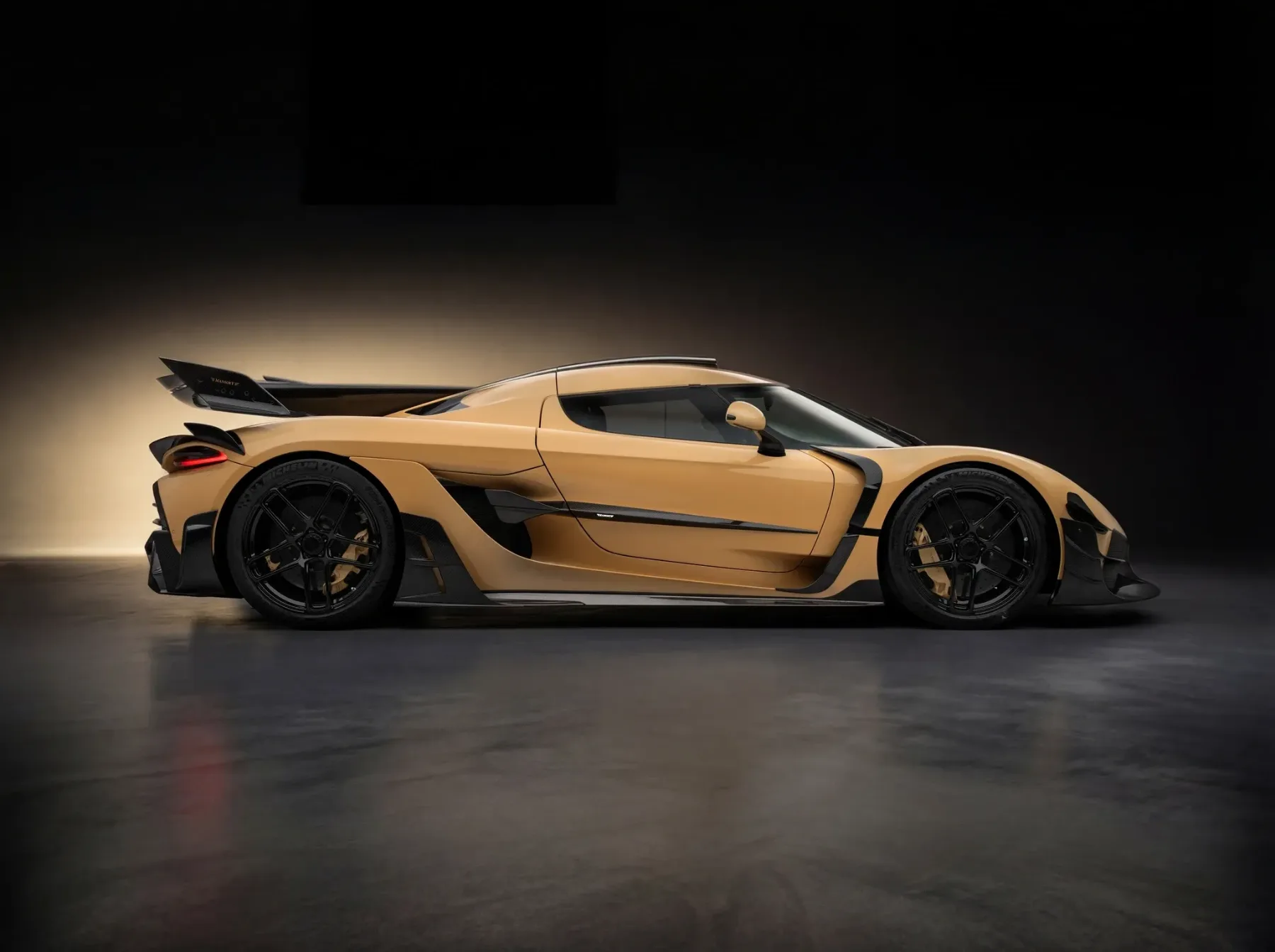 Mansory Koenigsegg Jesko: Ko popolnost dobi zlobnega dvojčka iz karbona