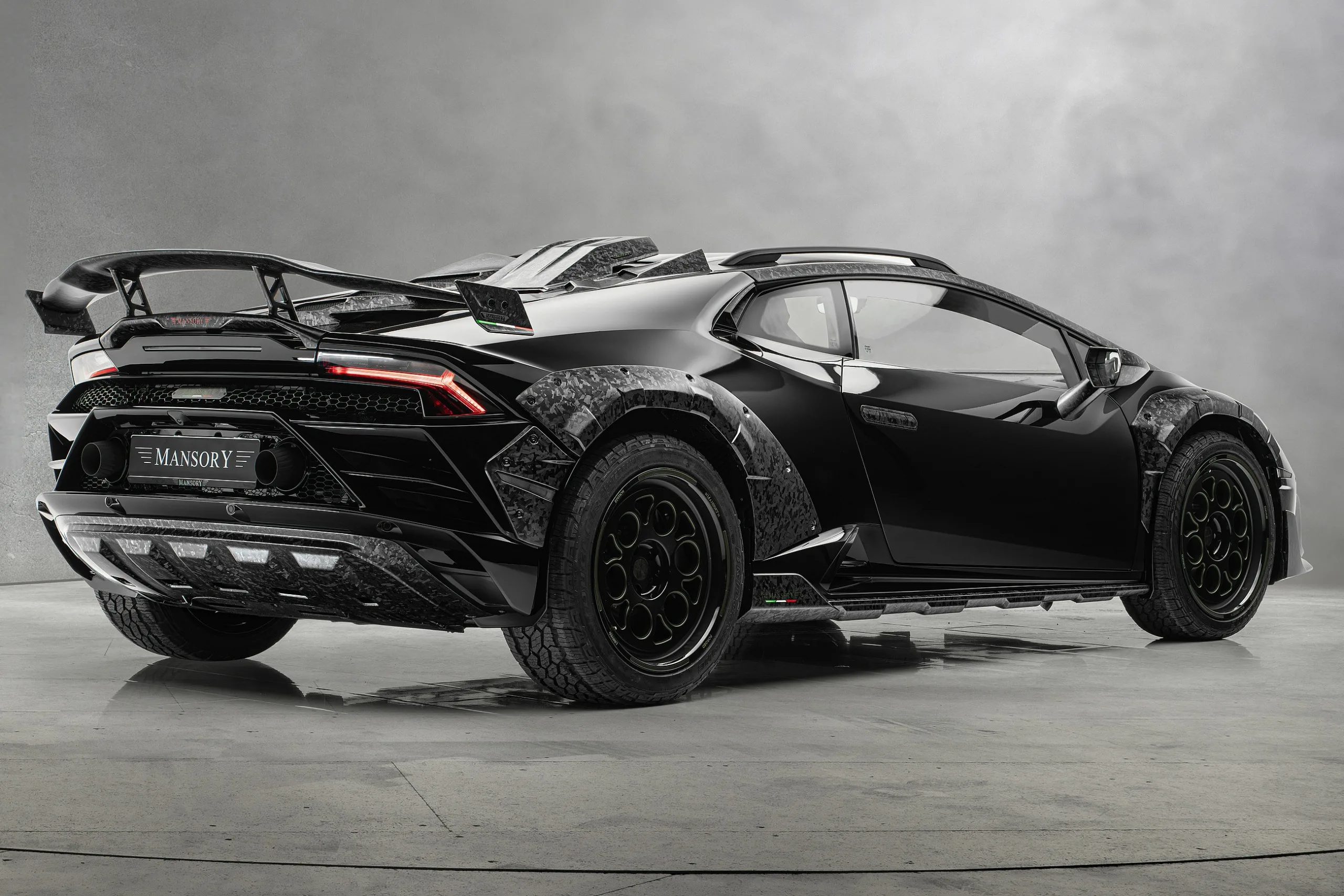 MANSORY Lamborghini Huracán Sterrato: neomejena moč in luksuz na vseh terenih