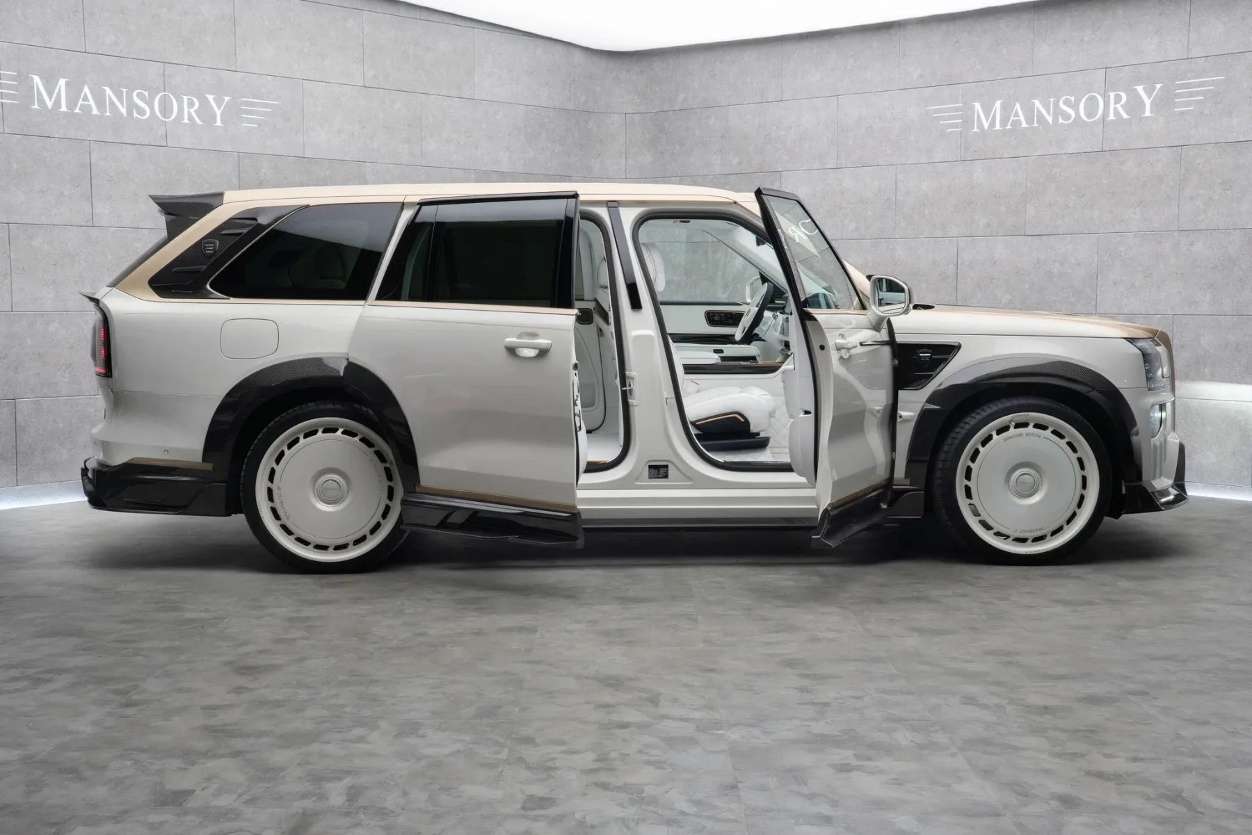 Mansory Zeekr 9X Widebody: Ko kitajski SUV dobi 1.381 “konjev” in ekstravagantno karbonsko preobleko