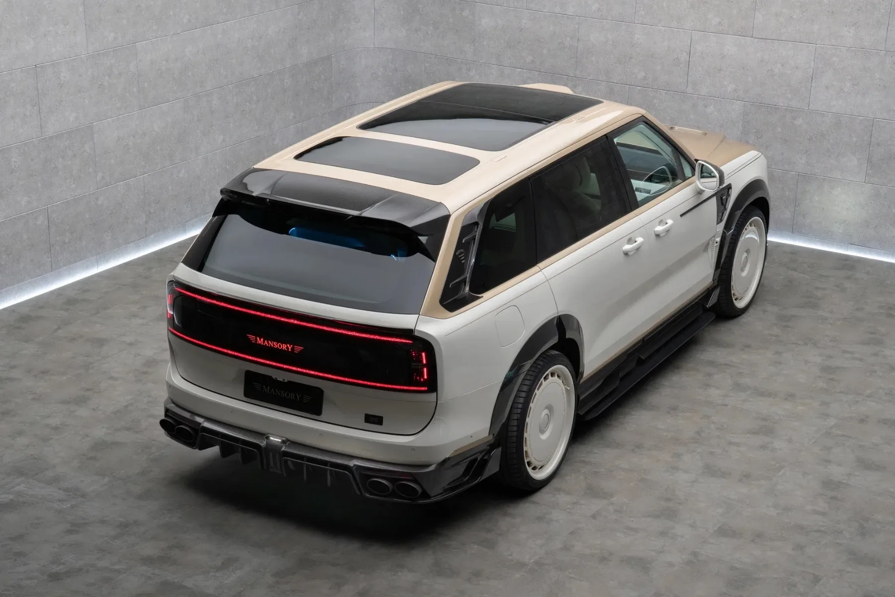 Mansory Zeekr 9X Widebody: Ko kitajski SUV dobi 1.381 “konjev” in ekstravagantno karbonsko preobleko